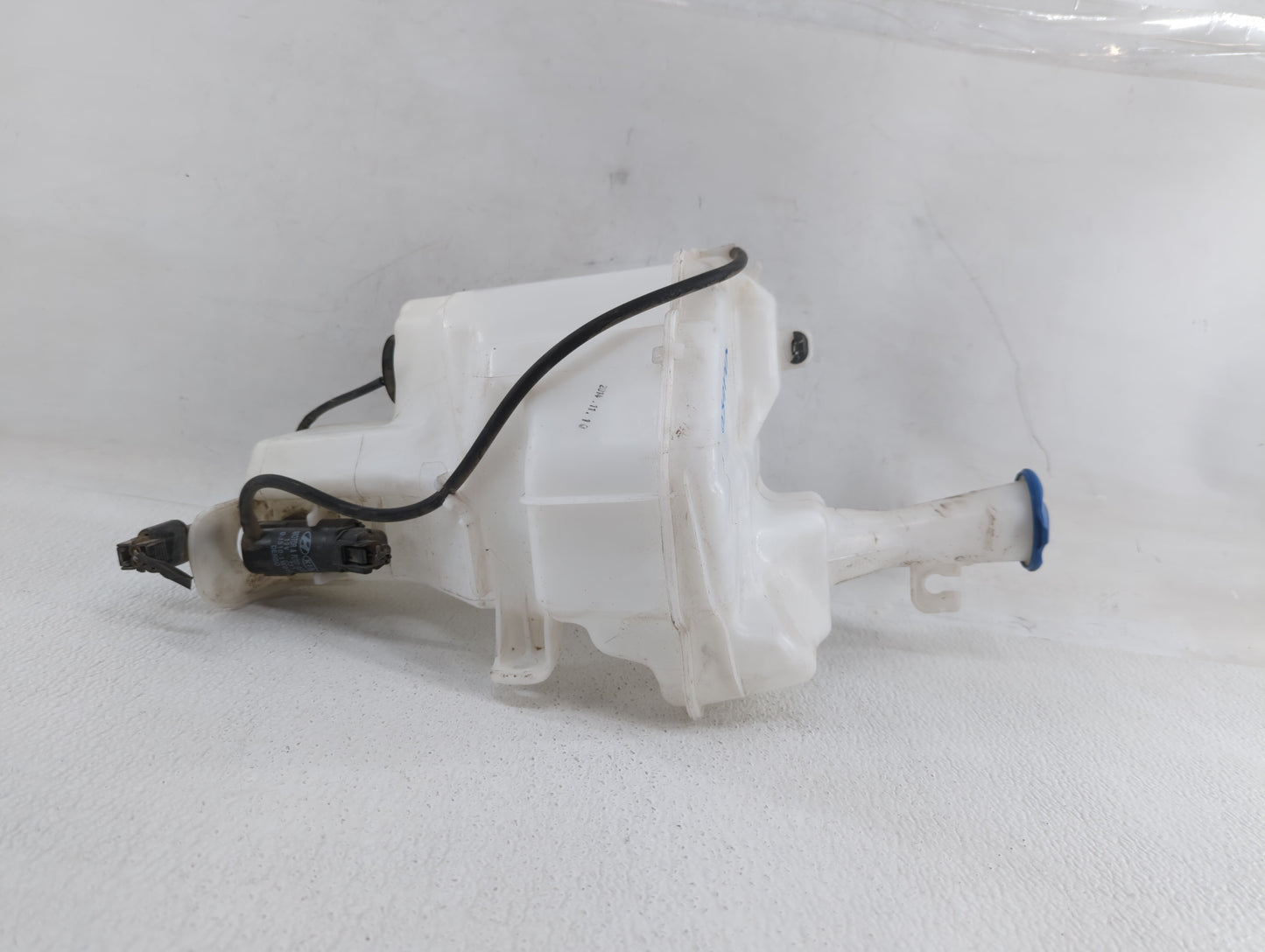 Kia Forte Radiator Coolant Overflow Expansion Tank Bottle - Oemusedautoparts1.com