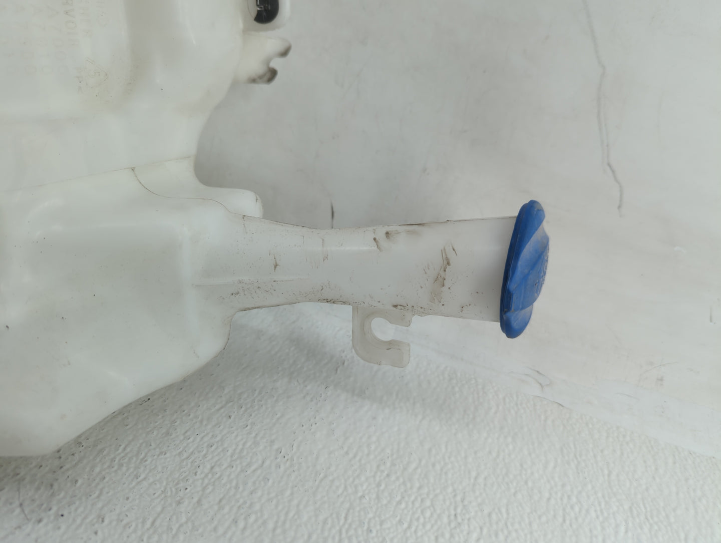Kia Forte Radiator Coolant Overflow Expansion Tank Bottle - Oemusedautoparts1.com