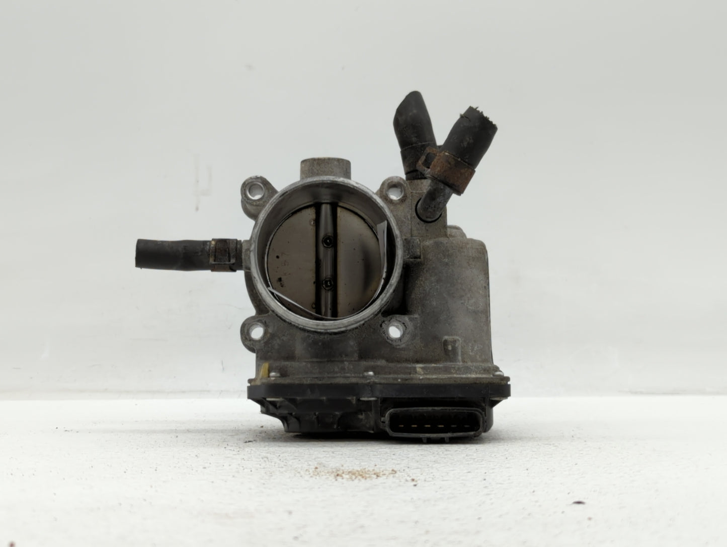 2014-2016 Kia Forte Throttle Body P/N:35100-2B320 Fits Fits 2013 2014 2015 2016 OEM Used Auto Parts - Oemusedautoparts1.com