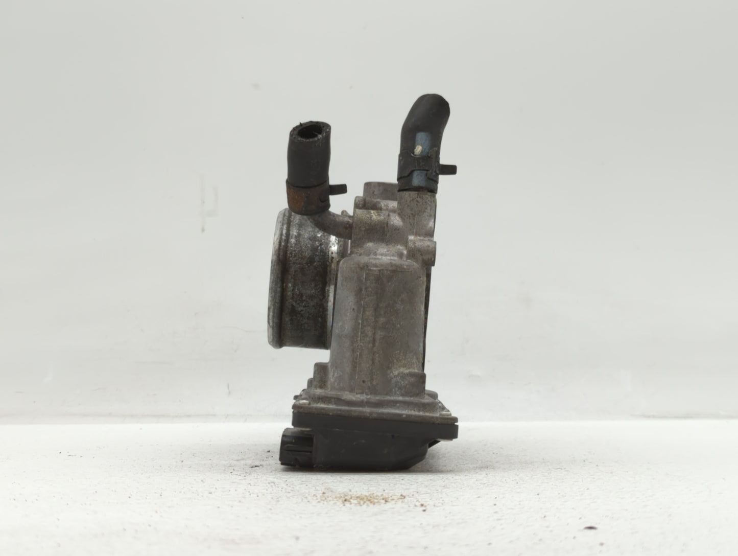 2014-2016 Kia Forte Throttle Body P/N:35100-2B320 Fits Fits 2013 2014 2015 2016 OEM Used Auto Parts - Oemusedautoparts1.com