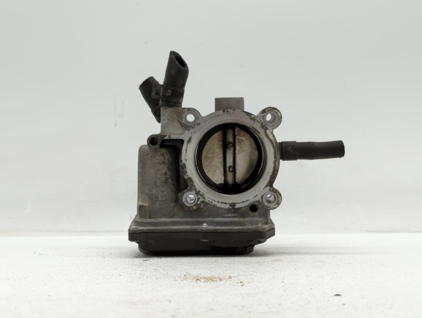 2014-2016 Kia Forte Throttle Body P/N:35100-2B320 Fits Fits 2013 2014 2015 2016 OEM Used Auto Parts - Oemusedautoparts1.com