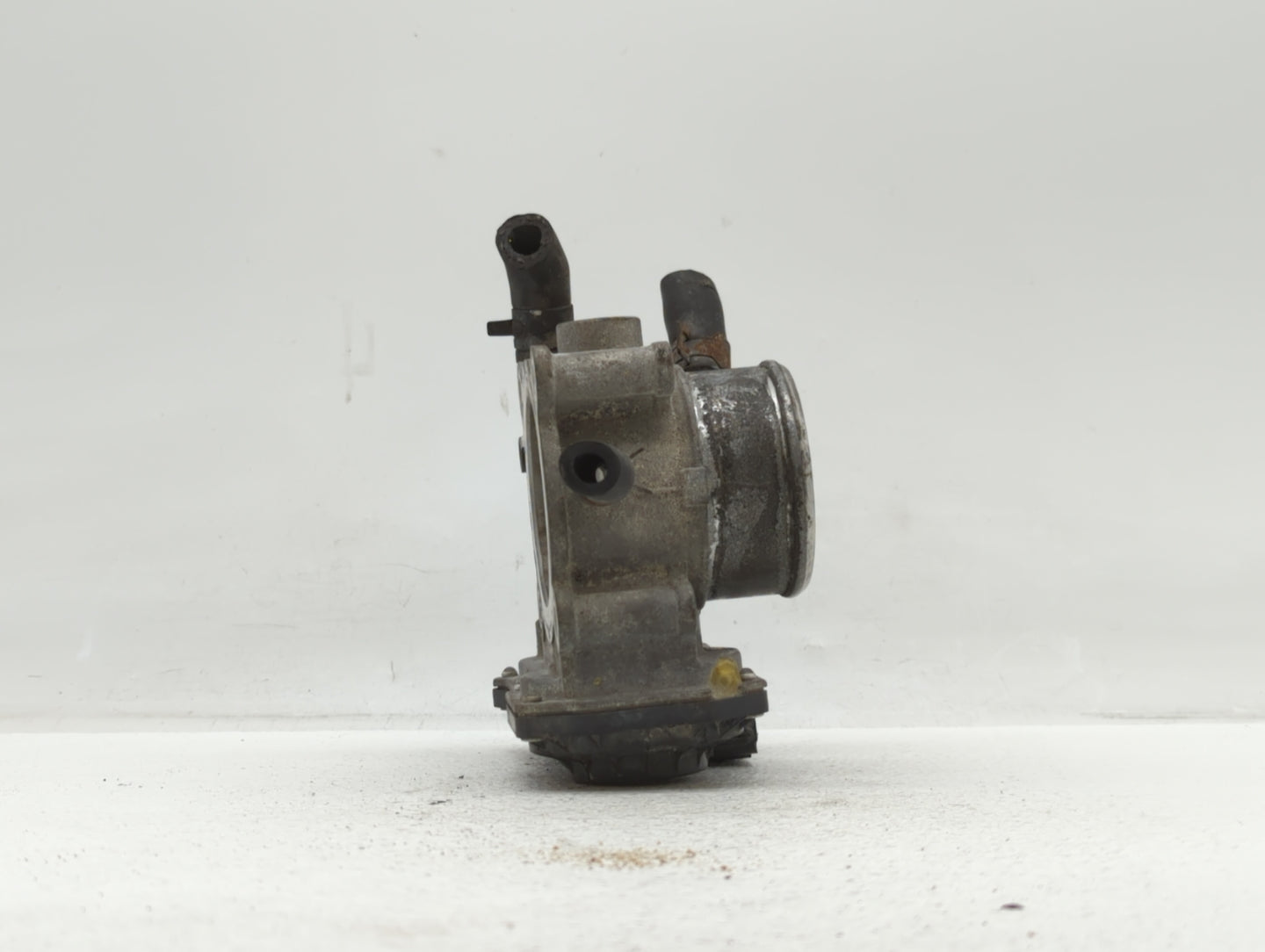 2014-2016 Kia Forte Throttle Body P/N:35100-2B320 Fits Fits 2013 2014 2015 2016 OEM Used Auto Parts - Oemusedautoparts1.com
