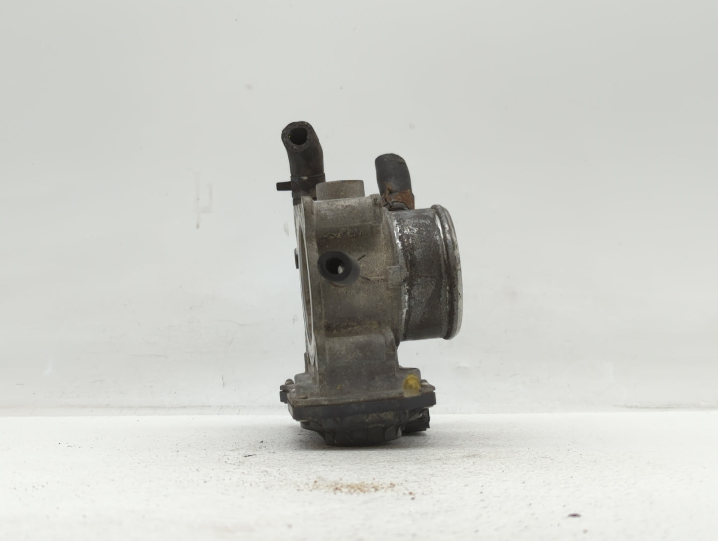 2014-2016 Kia Forte Throttle Body P/N:35100-2B320 Fits Fits 2013 2014 2015 2016 OEM Used Auto Parts - Oemusedautoparts1.com