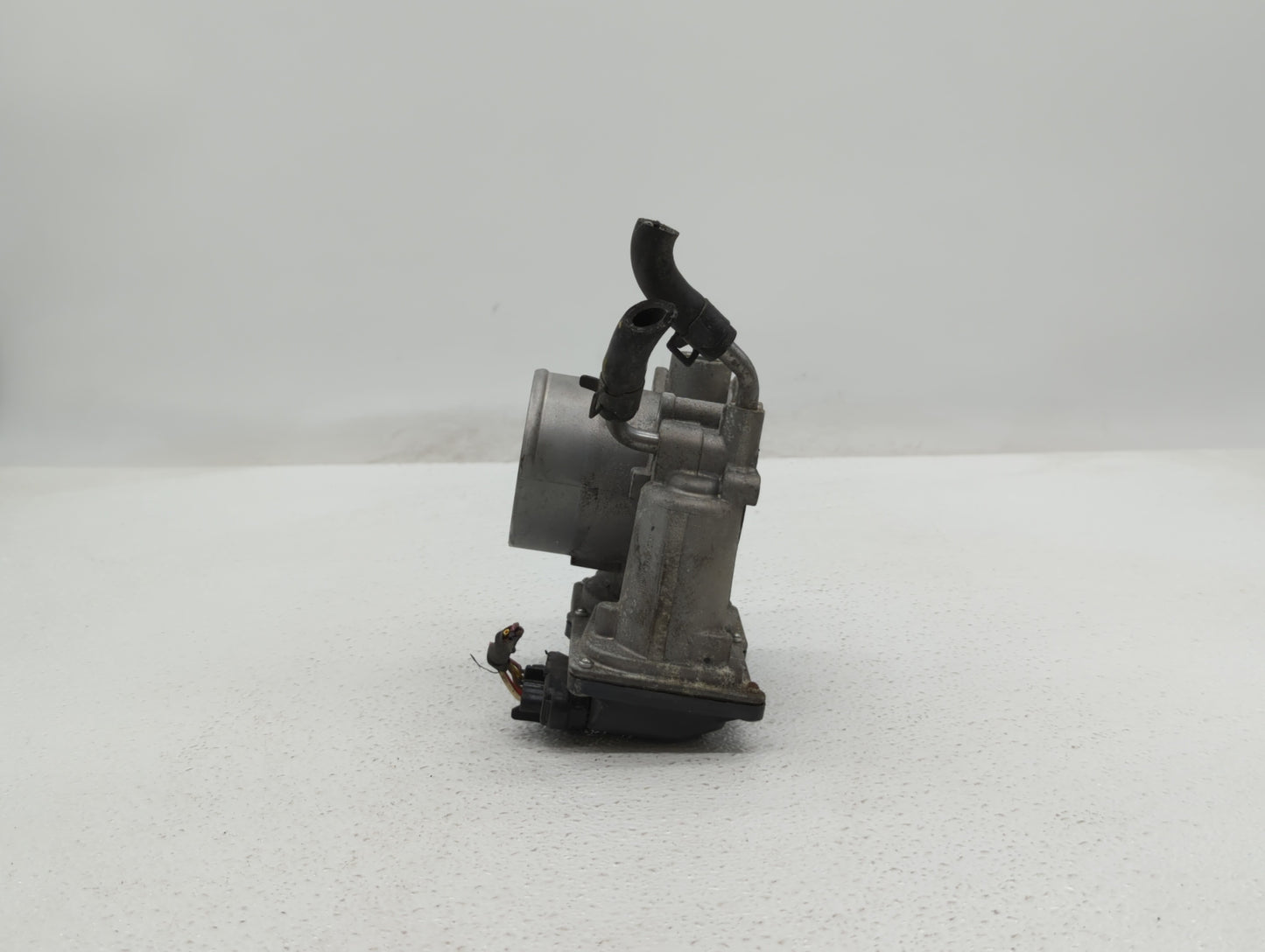 2014-2016 Kia Forte Throttle Body P/N:35100-2E400 35100-2E000 Fits Fits 2012 2013 2014 2015 2016 2018 2019 OEM Used Auto Par