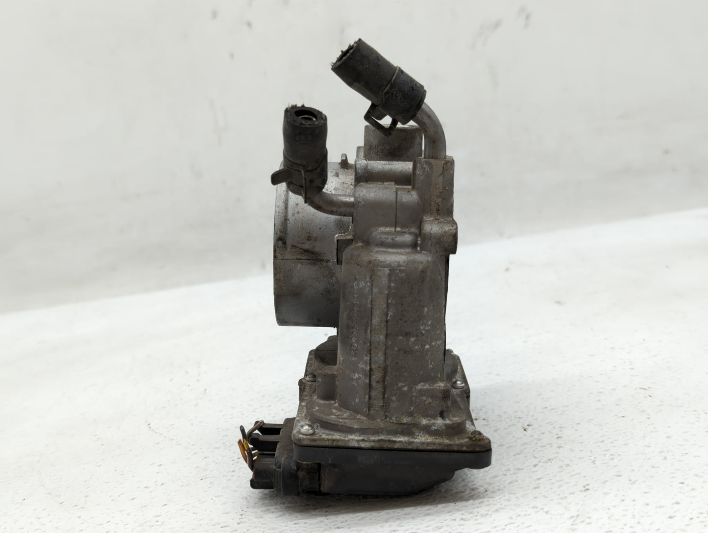 2014-2018 Kia Forte Throttle Body P/N:35100-2E000 35100-2E710 Fits Fits 2011 2012 2013 2014 2015 2016 2017 2018 2019 2020 20