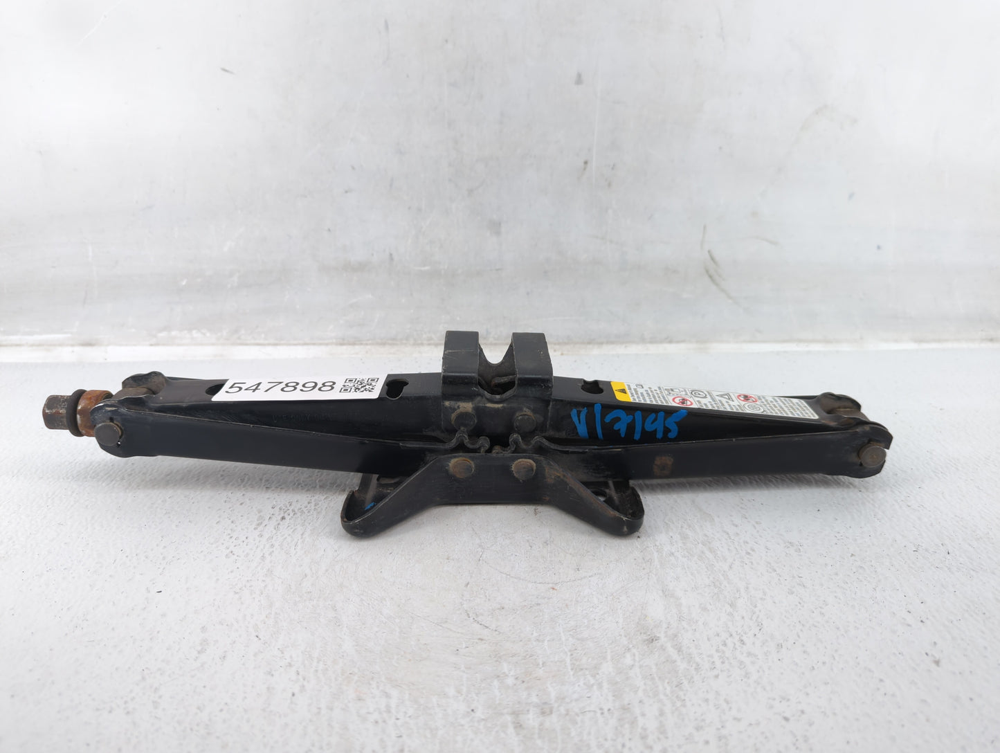 2014 Kia Forte Spare Scissor Car Jack - Oemusedautoparts1.com