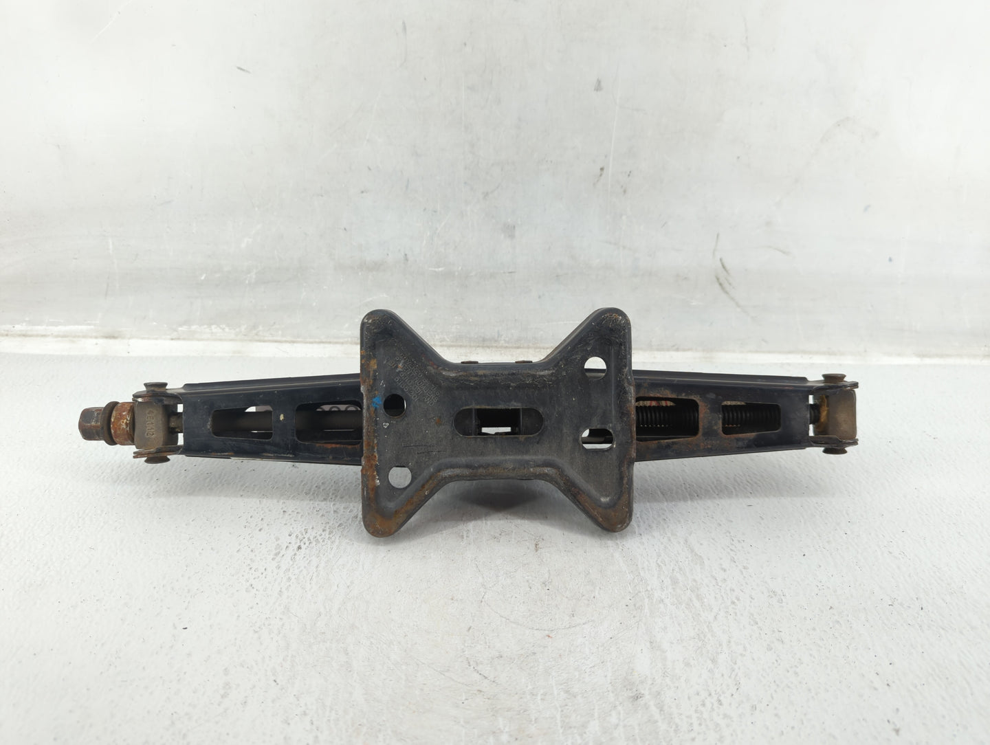 2014 Kia Forte Spare Scissor Car Jack - Oemusedautoparts1.com