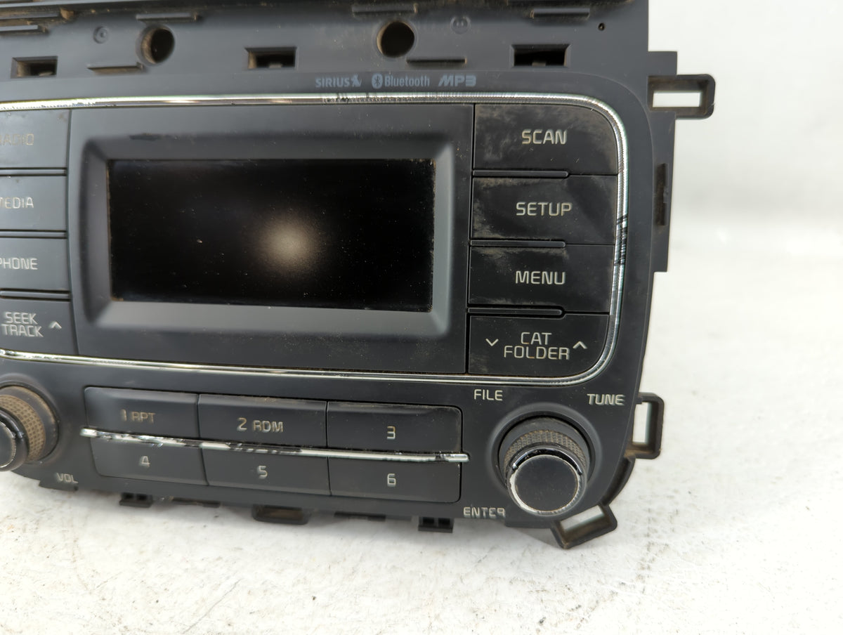 2014-2016 Kia Forte Am Fm Cd Player Radio Receiver 555004 - Oemusedautoparts1.com