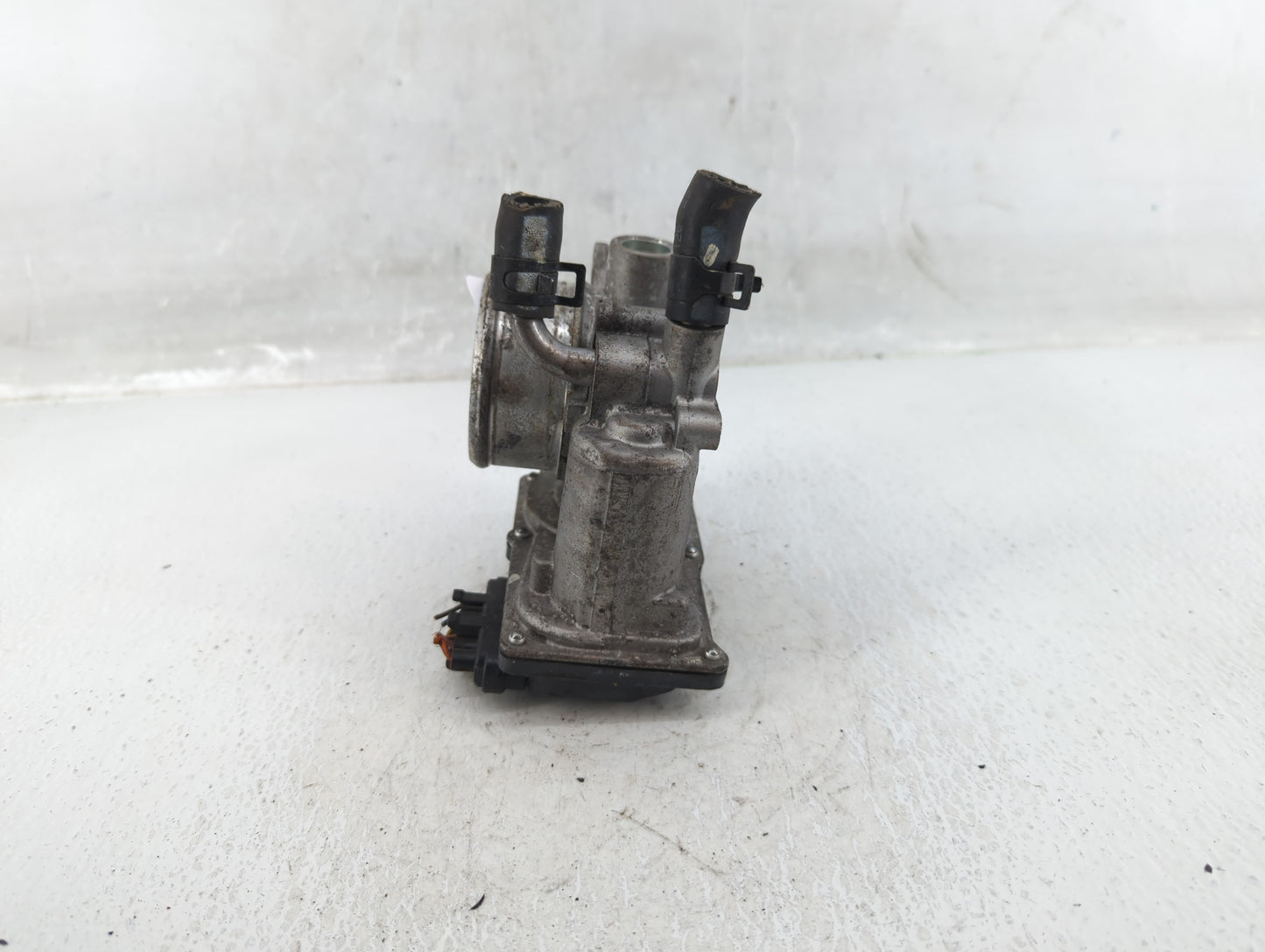 2014-2016 Kia Forte Throttle Body P/N:5444 2R03 35100-2B320 Fits Fits 2013 2014 2015 2016 OEM Used Auto Parts - Oemusedautop