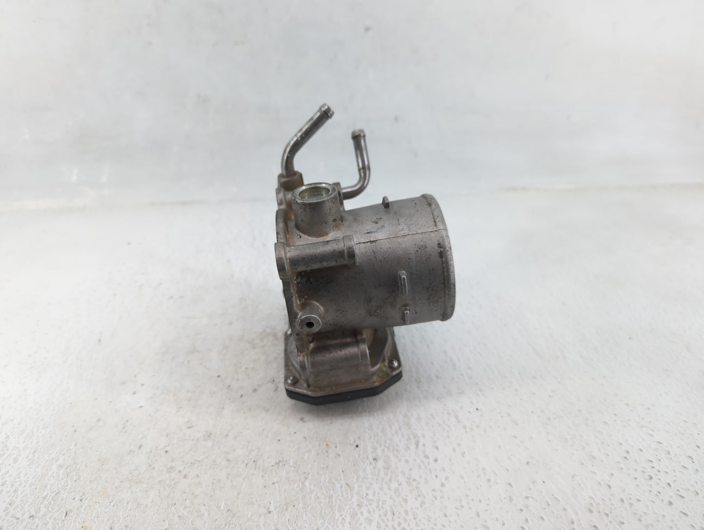 2014-2016 Kia Forte Throttle Body P/N:35100-2E400 Fits Fits 2012 2013 2014 2015 2016 2018 2019 2020 2021 OEM Used Auto Parts