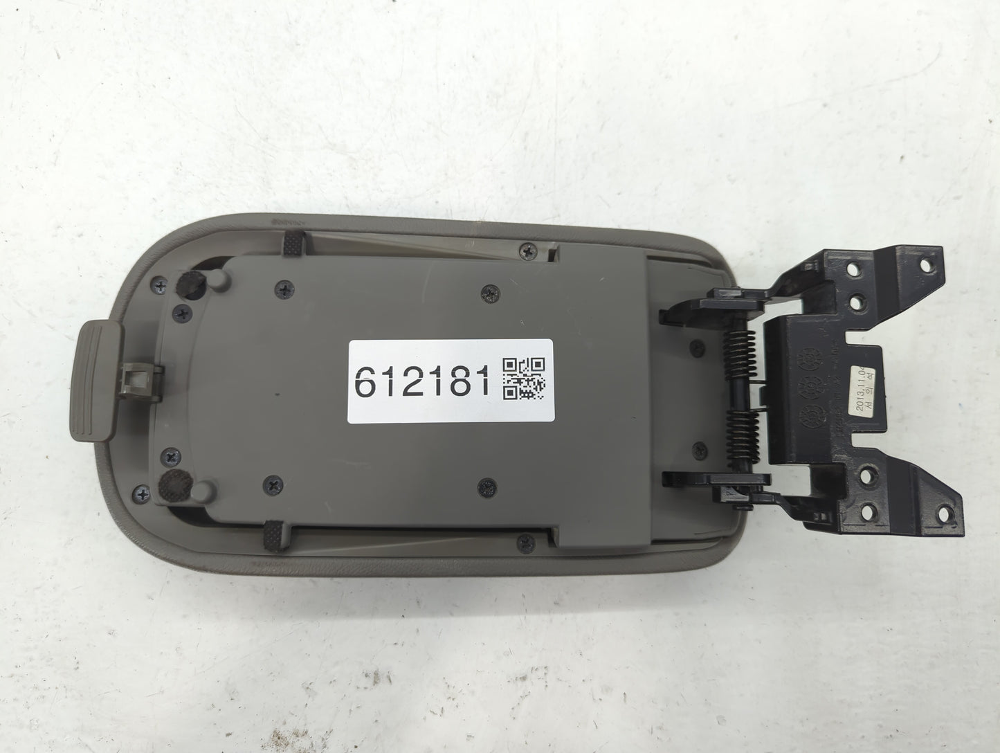 2014 Kia Forte Center Console Armrest Cover Lid Grey - Oemusedautoparts1.com