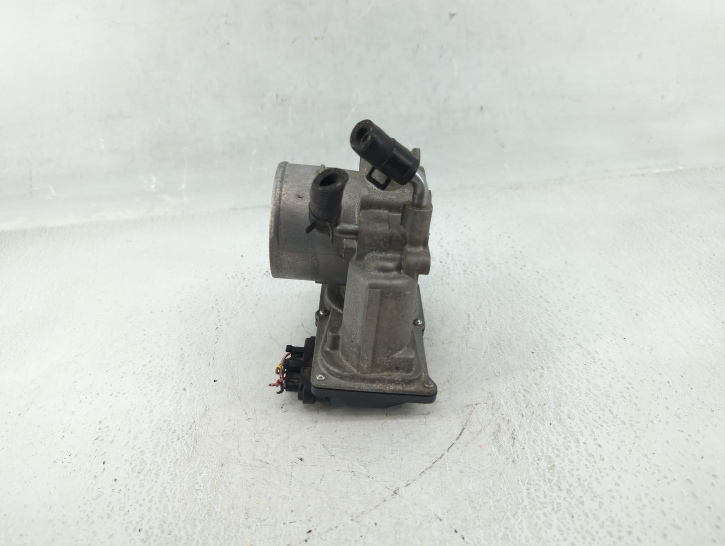 2014-2016 Kia Forte Throttle Body P/N:35100-2E400 Fits Fits 2012 2013 2014 2015 2016 2018 2019 2020 2021 OEM Used Auto Parts