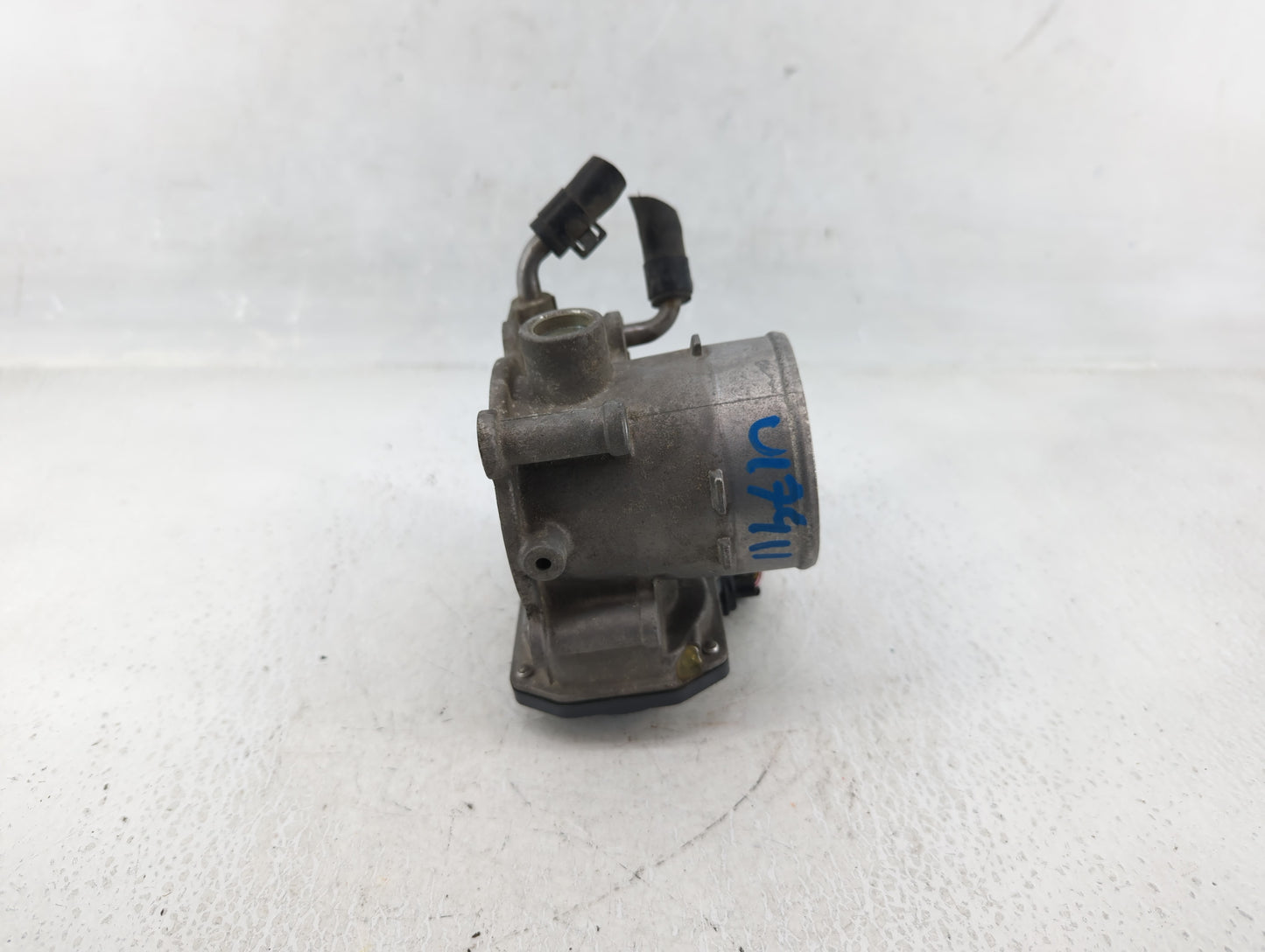 2014-2016 Kia Forte Throttle Body P/N:35100-2E400 Fits Fits 2012 2013 2014 2015 2016 2018 2019 2020 2021 OEM Used Auto Parts