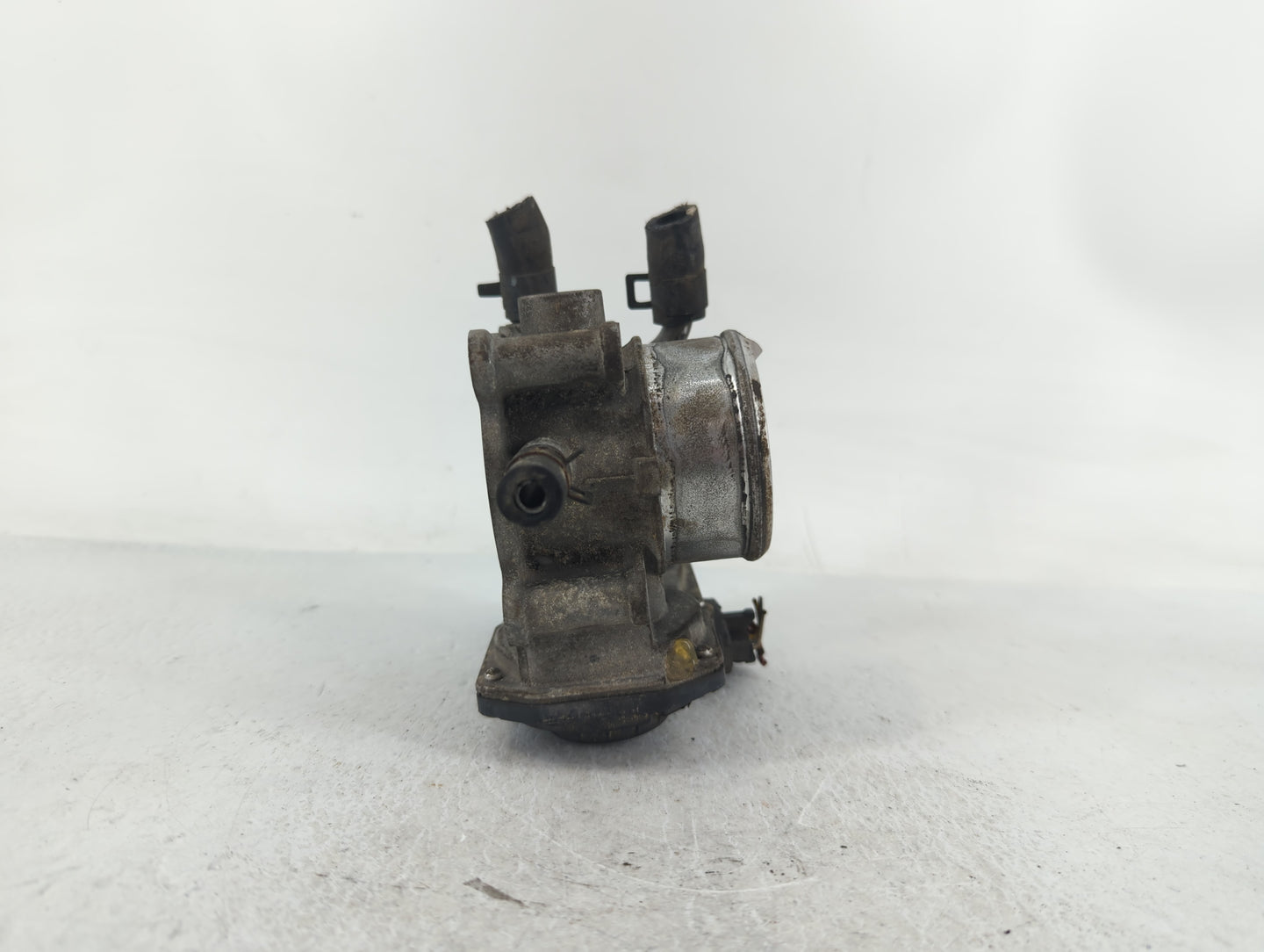 2014-2016 Kia Forte Throttle Body P/N:35100-2B320 Fits Fits 2013 2014 2015 2016 OEM Used Auto Parts - Oemusedautoparts1.com