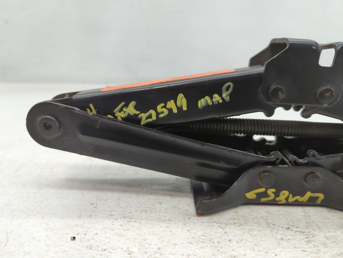 2014 Kia Forte Spare Scissor Car Jack 775789 - Oemusedautoparts1.com