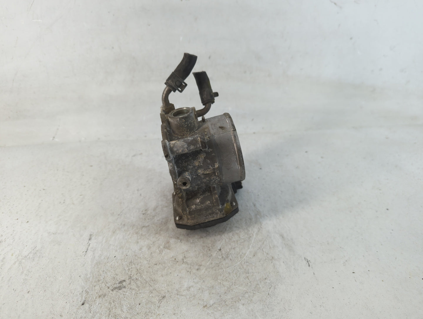 2014-2016 Kia Forte Throttle Body P/N:35100-2E000 Fits Fits 2013 2014 2015 2016 OEM Used Auto Parts - Oemusedautoparts1.com