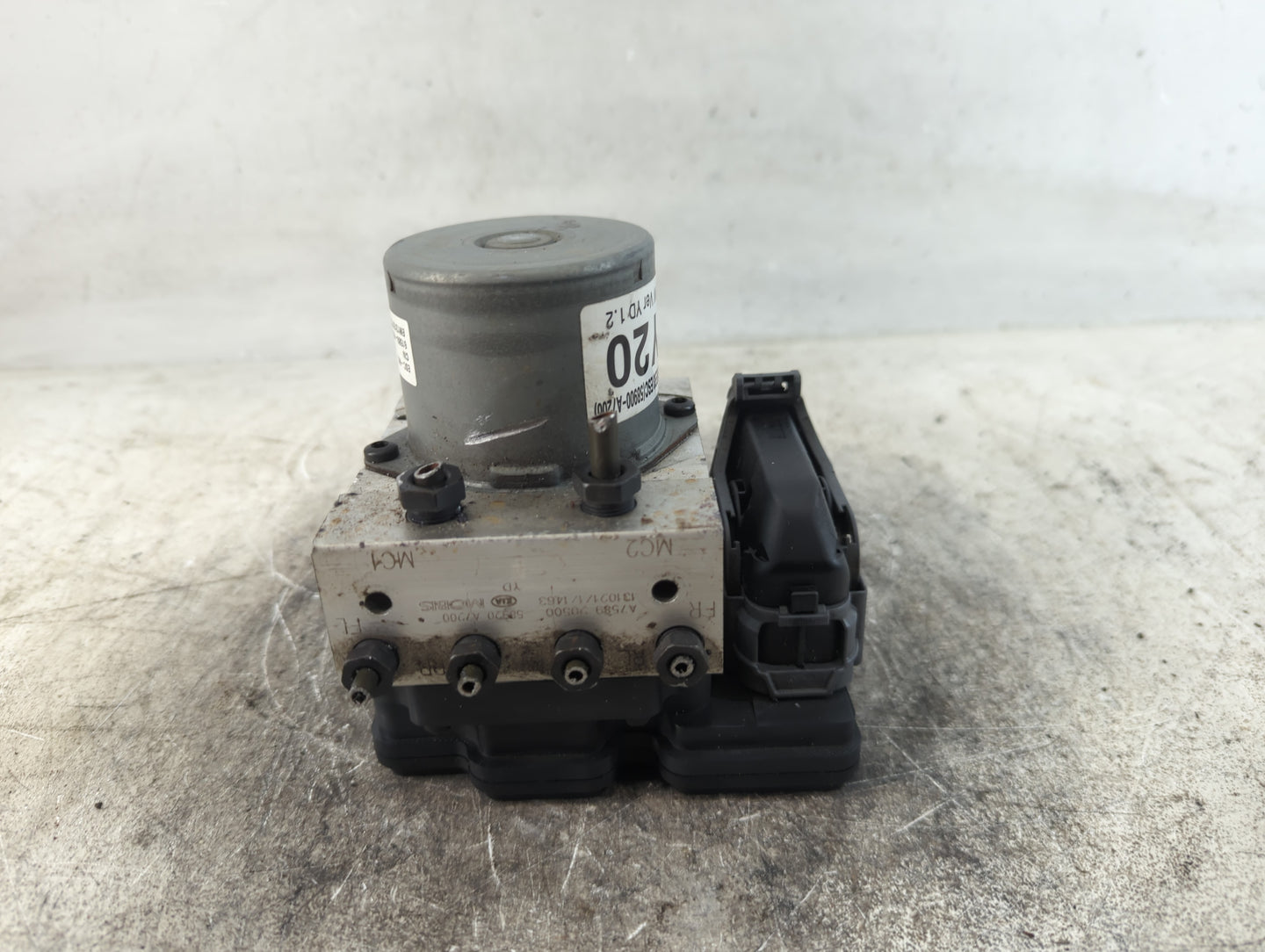 2014 Kia Forte ABS Pump Control Module Replacement P/N:61589-45200 Fits OEM Used Auto Parts - Oemusedautoparts1.com