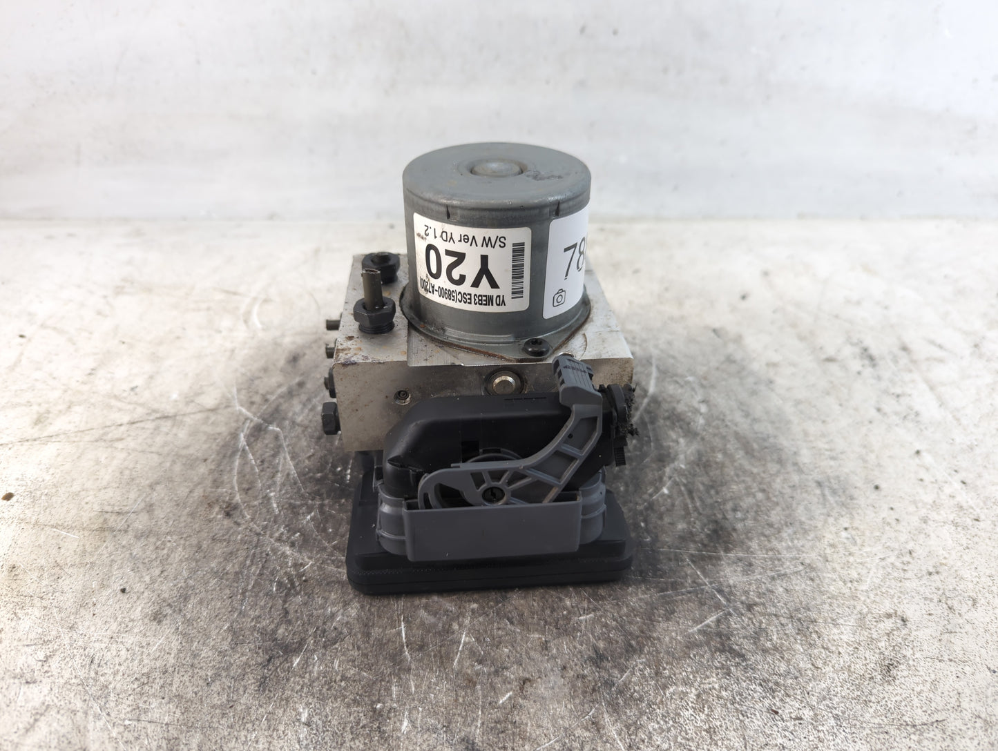 2014 Kia Forte ABS Pump Control Module Replacement P/N:61589-45200 Fits OEM Used Auto Parts - Oemusedautoparts1.com