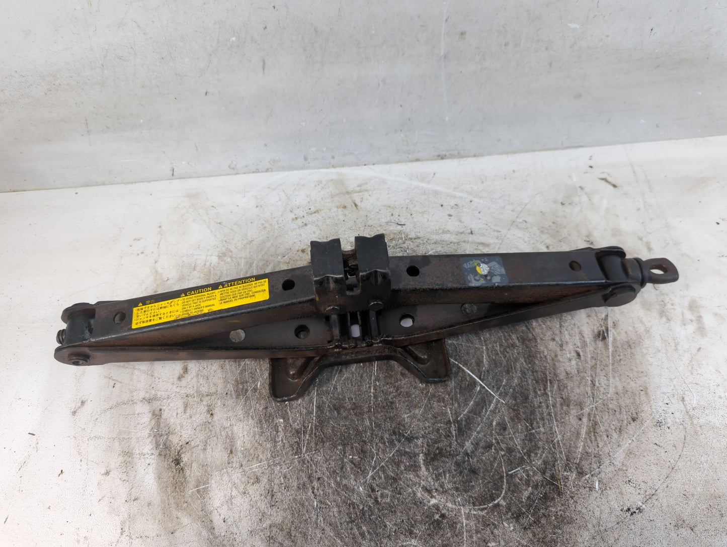 2014 Kia Forte Spare Scissor Car Jack - Oemusedautoparts1.com