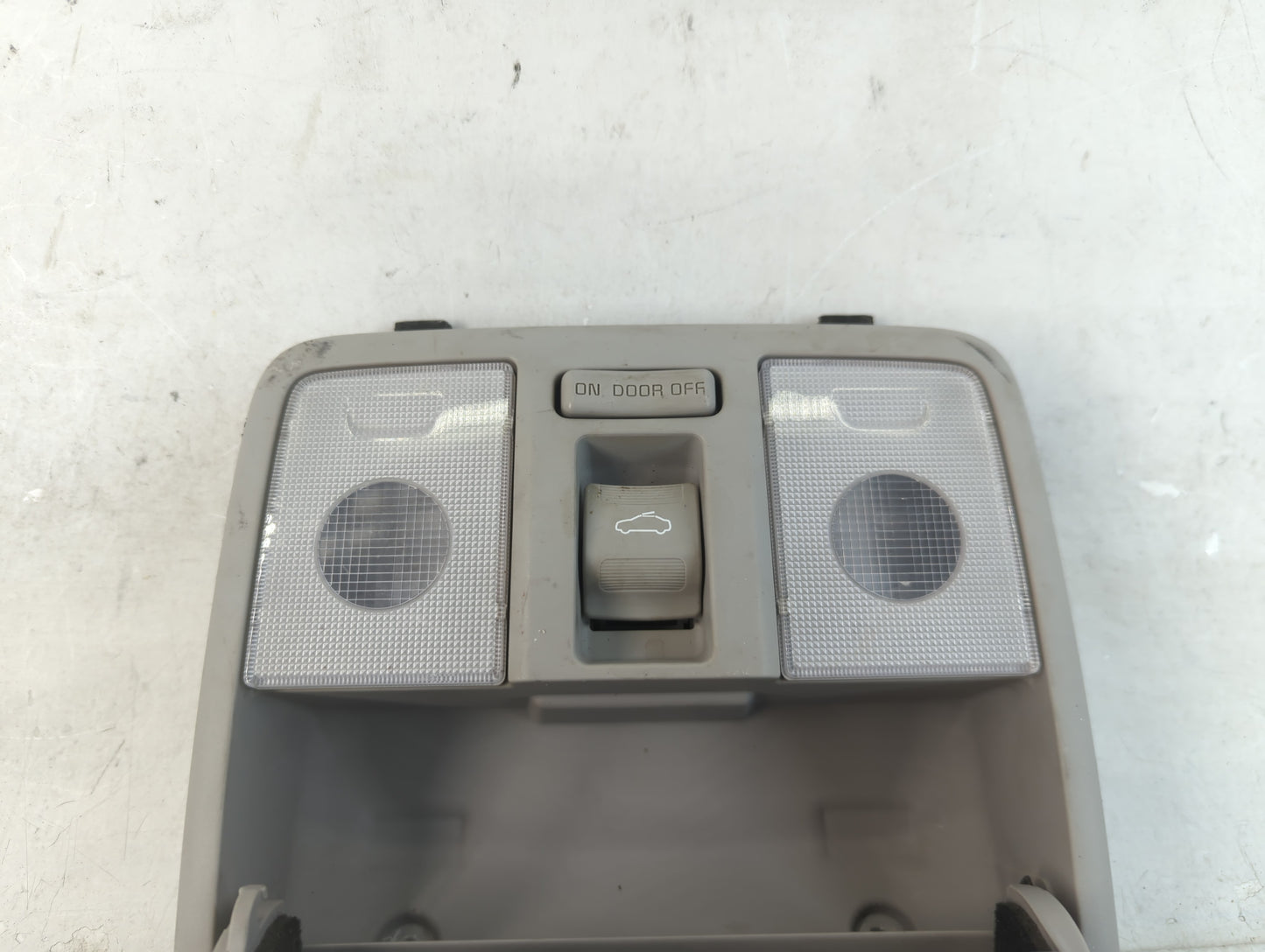 2014-2018 Kia Forte Overhead Roof Console 925499 - Oemusedautoparts1.com