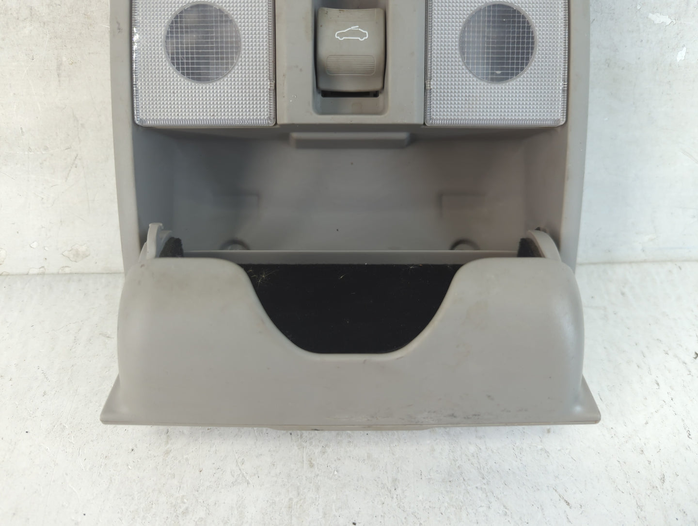 2014-2018 Kia Forte Overhead Roof Console 925499 - Oemusedautoparts1.com