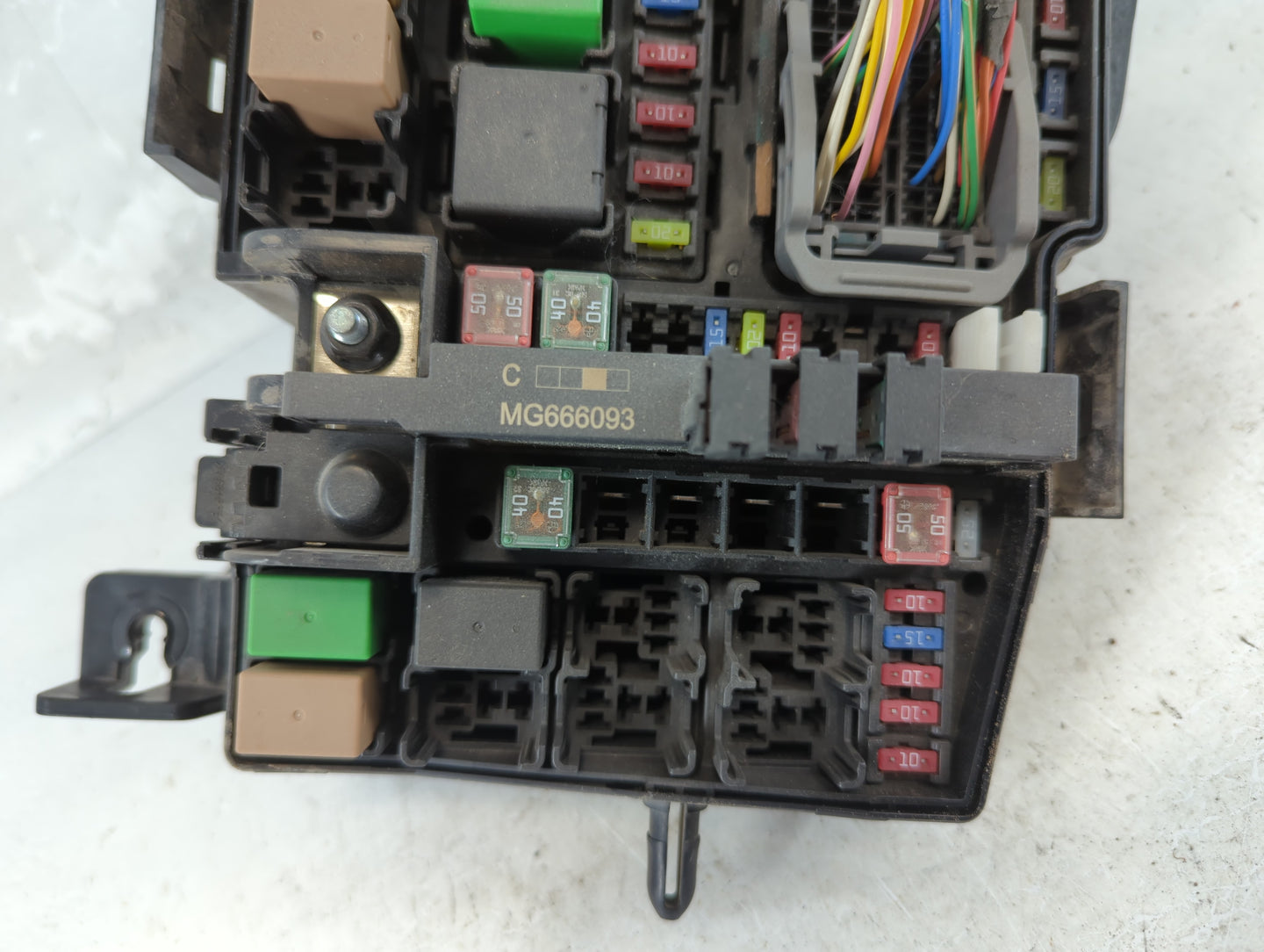 2014-2015 Kia Optima Fusebox Fuse Box Panel Relay Module P/N:91955-2T740QQK Fits Fits 2014 2015 OEM Used Auto Parts - Oemuse