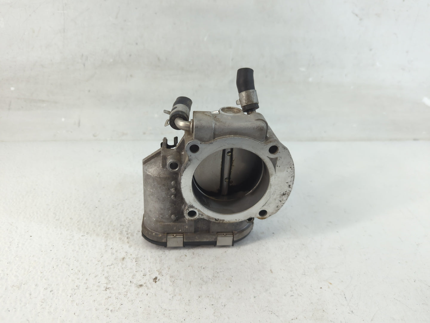 2011-2015 Kia Optima Throttle Body P/N:35100-2G700 Fits Fits 2011 2012 2013 2014 2015 2016 OEM Used Auto Parts - Oemusedauto