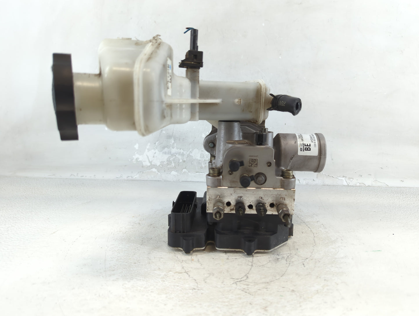 2011-2015 Kia Optima Brake Master Cylinder - Oemusedautoparts1.com