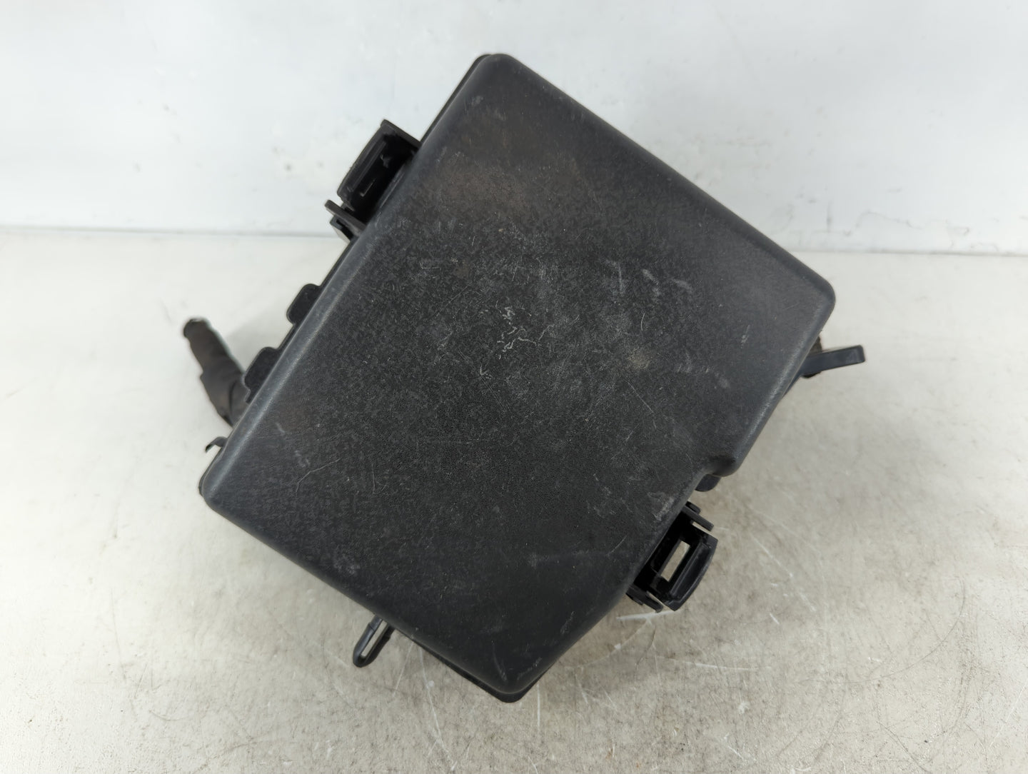 2014-2015 Kia Optima Fusebox Fuse Box Panel Relay Module P/N:91955-2T730 Fits Fits 2014 2015 OEM Used Auto Parts - Oemusedau
