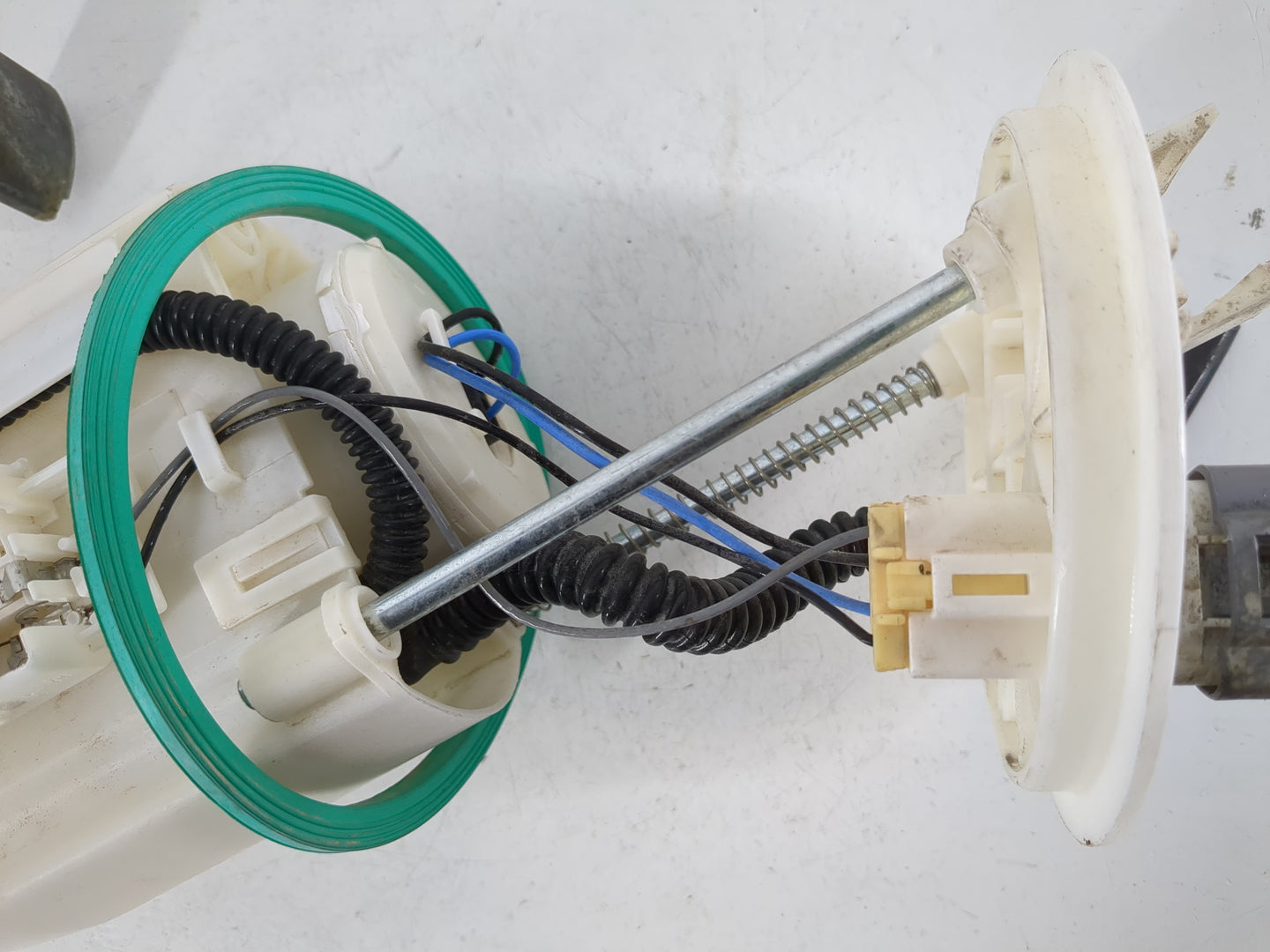 2011-2016 Kia Optima Electrical Gas Fuel Pump Assembly - Oemusedautoparts1.com