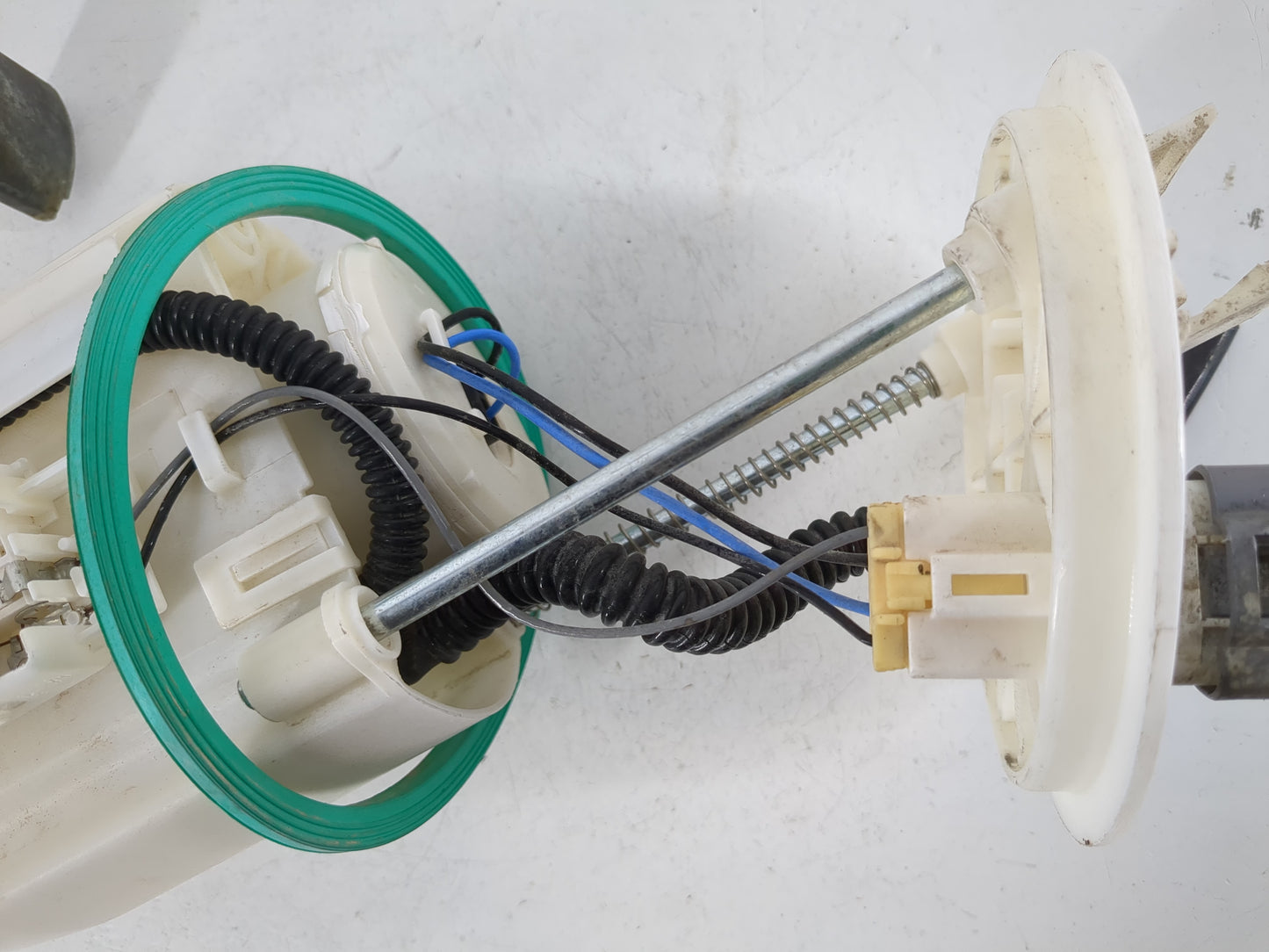 2011-2016 Kia Optima Electrical Gas Fuel Pump Assembly - Oemusedautoparts1.com