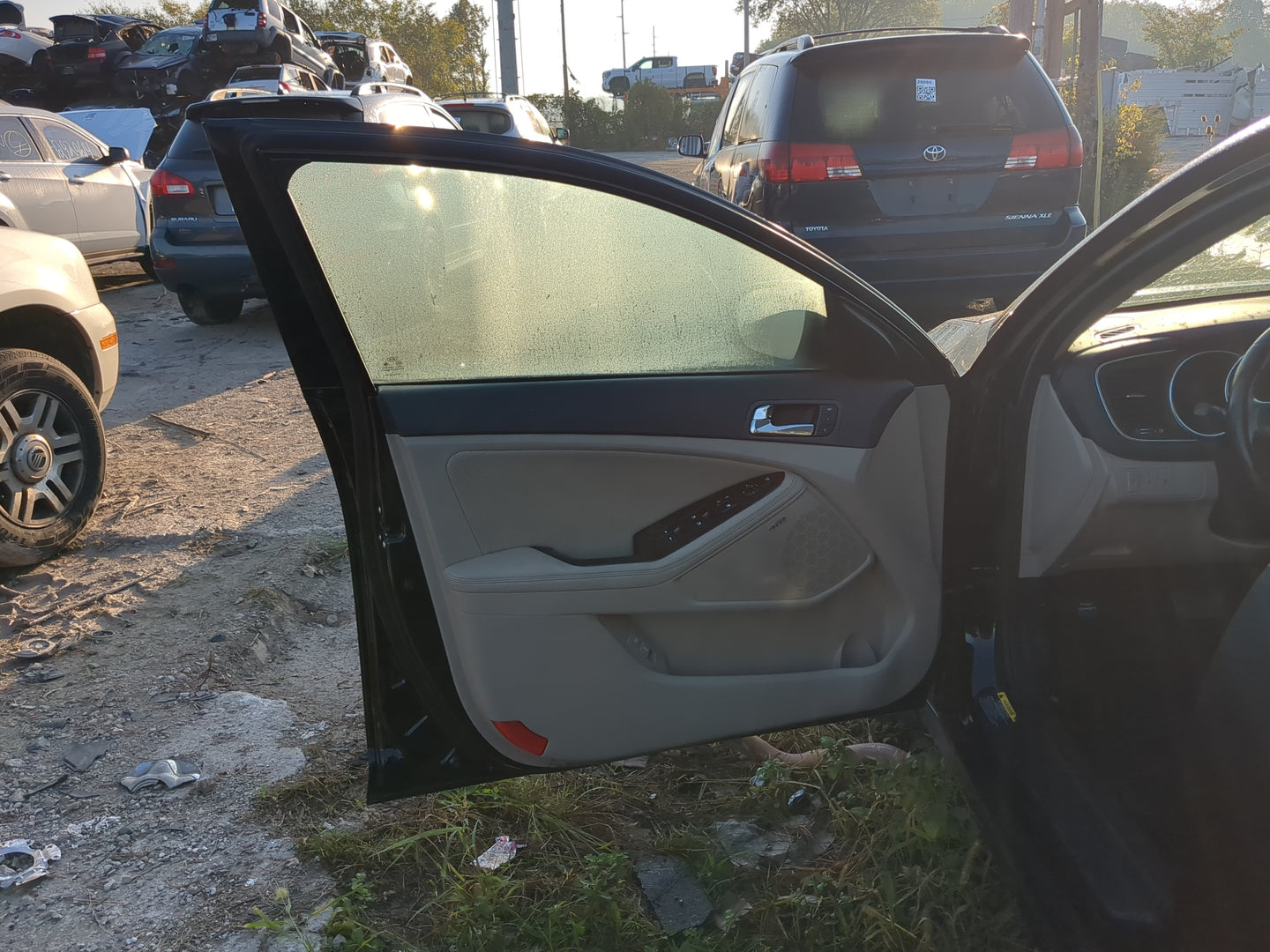 2014-2016 Kia Optima Driver Front Door Oem - Oemusedautoparts1.com