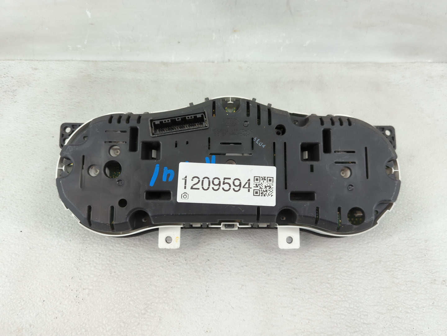 2014-2015 Kia Optima Instrument Cluster Speedometer Gauges P/N:94031-2T270 Fits Fits 2014 2015 OEM Used Auto Parts - Oemused