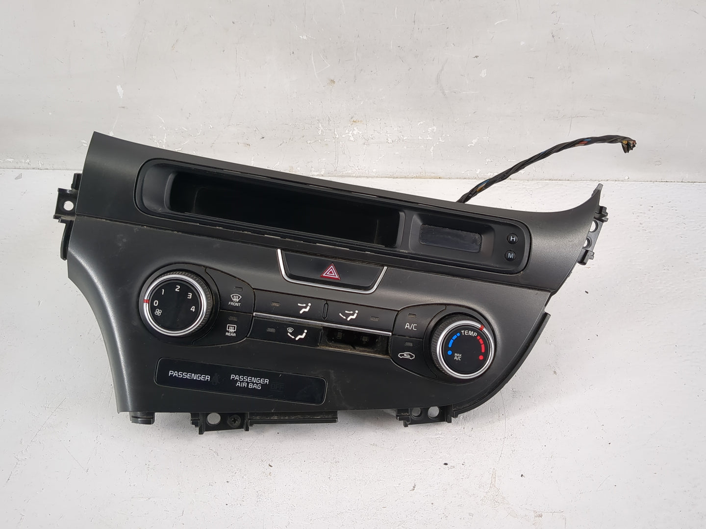 2014 Kia Optima Radio AM FM Cd Player Receiver Replacement P/N:97250-2TLE0 Fits OEM Used Auto Parts - Oemusedautoparts1.com