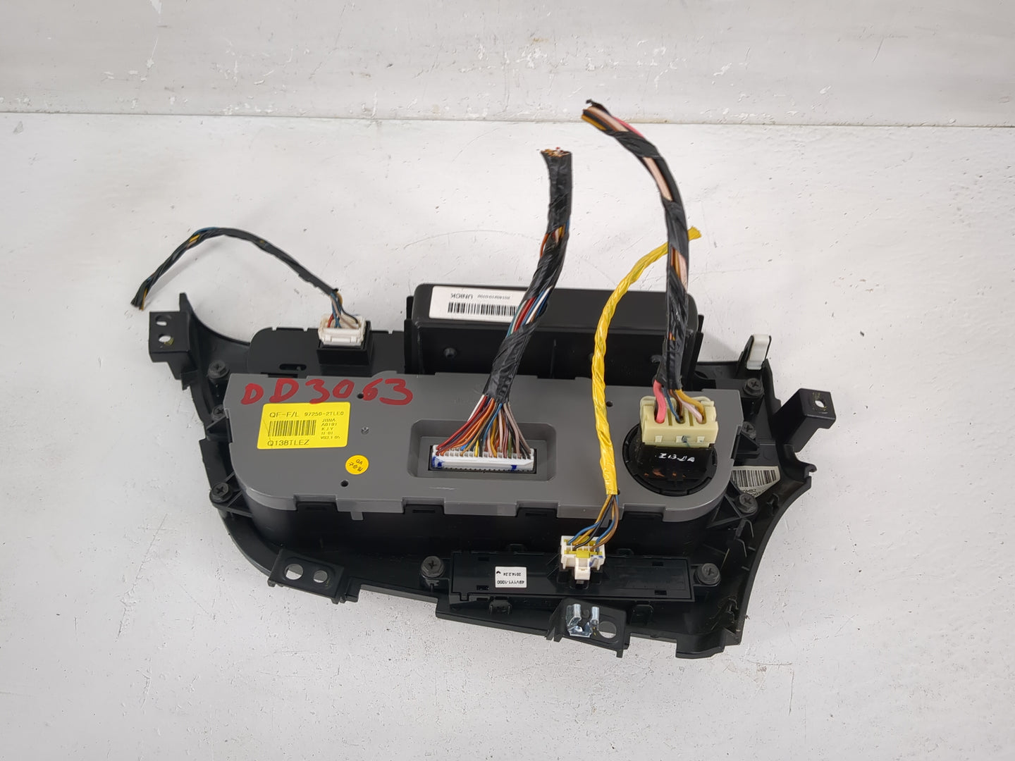 2014 Kia Optima Radio AM FM Cd Player Receiver Replacement P/N:97250-2TLE0 Fits OEM Used Auto Parts - Oemusedautoparts1.com