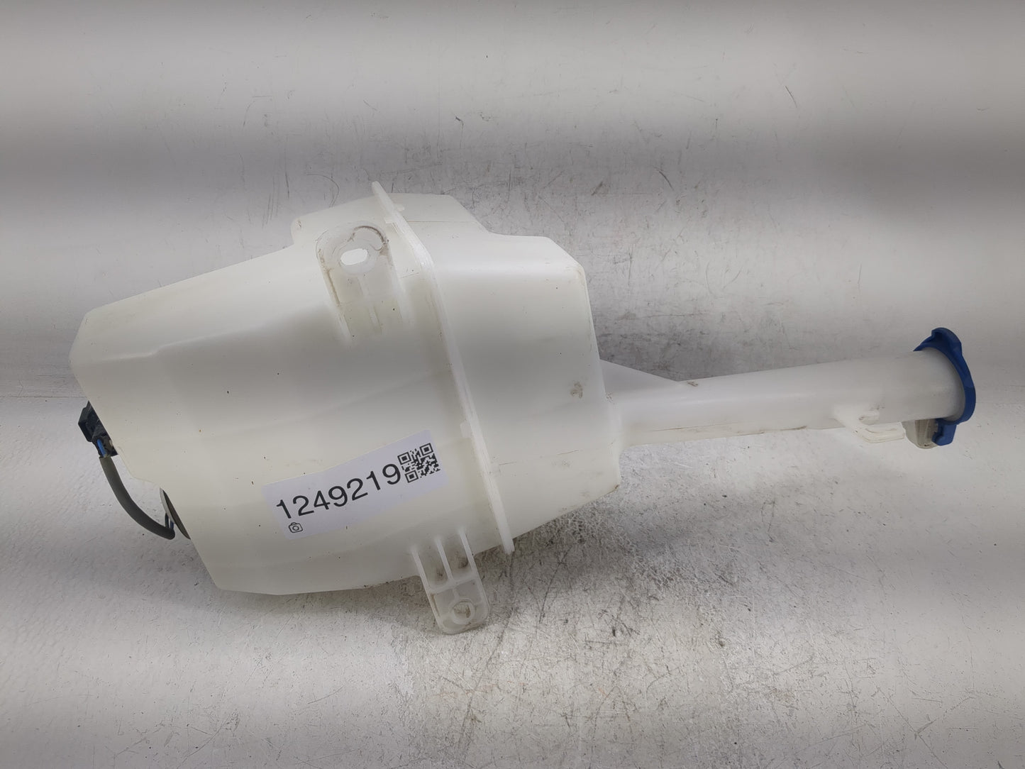 2011-2015 Kia Optima Windshield Washer Fluid Reservoir Bottle Oem - Oemusedautoparts1.com