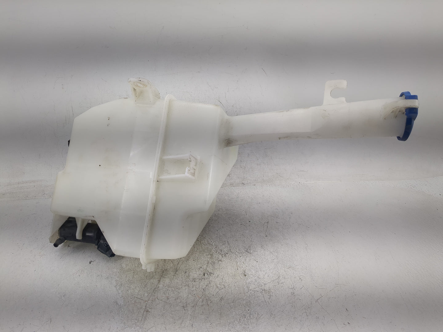 2011-2015 Kia Optima Windshield Washer Fluid Reservoir Bottle Oem - Oemusedautoparts1.com