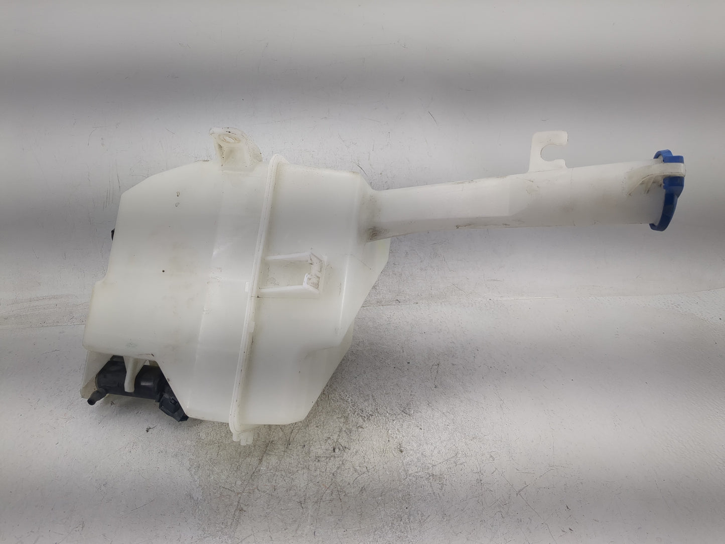 2011-2015 Kia Optima Windshield Washer Fluid Reservoir Bottle Oem - Oemusedautoparts1.com