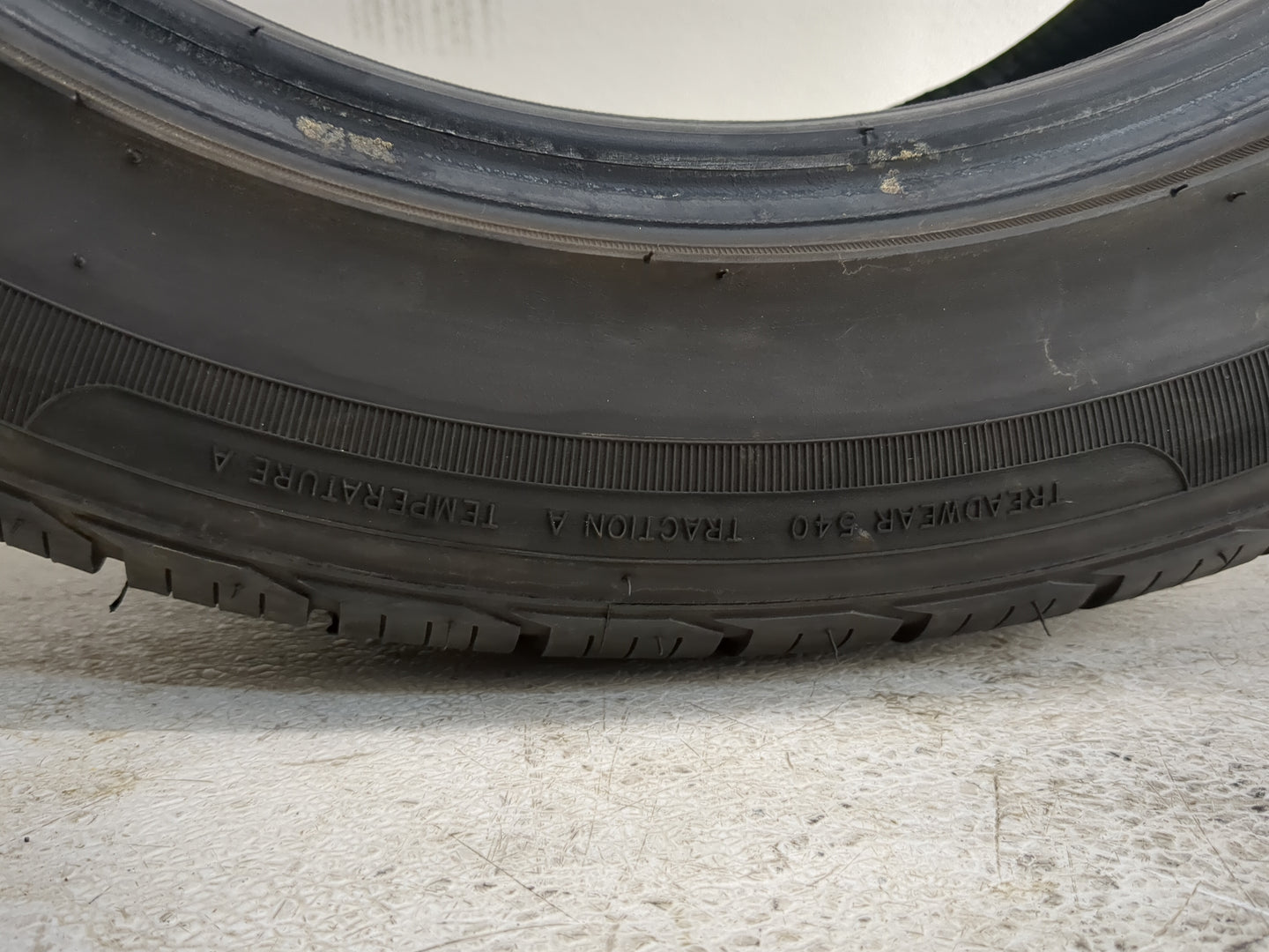 Used Tire 215/55R17 MILESTAR MS932 98V - Tread Depth 7.5/32 - Oemusedautoparts1.com