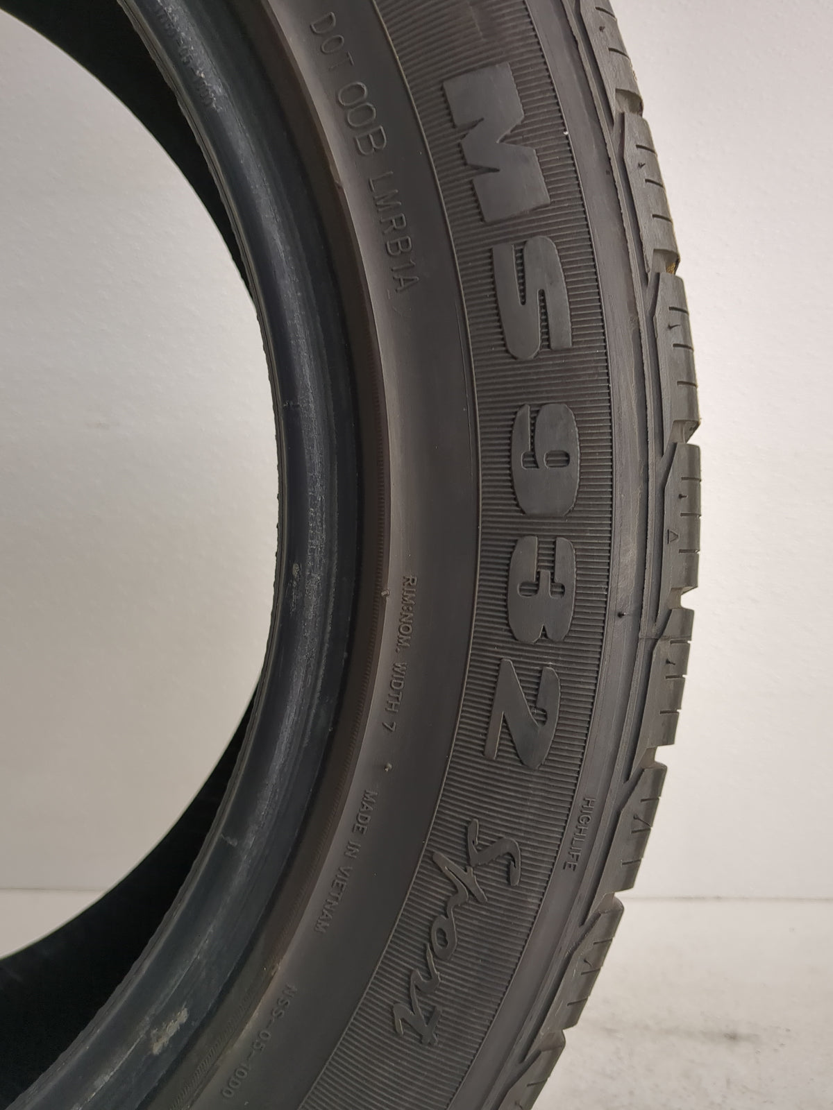 Used Tire 215/55R17 MILESTAR MS932 98V - Tread Depth 7.5/32 - Oemusedautoparts1.com