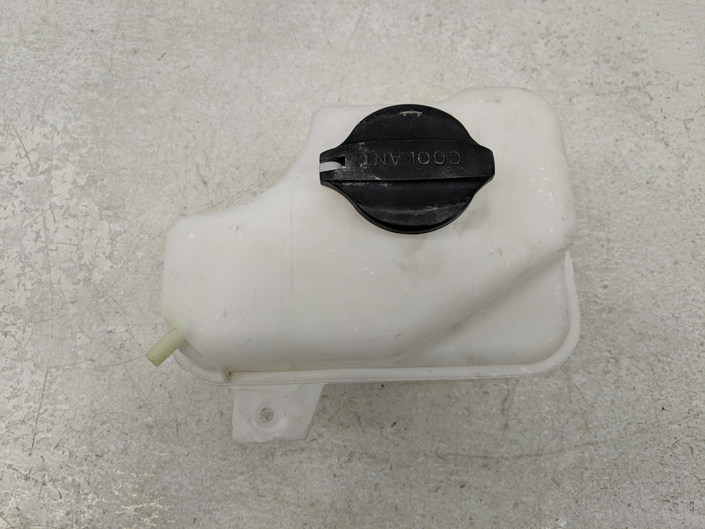 2011-2016 Kia Optima Radiator Coolant Overflow Expansion Tank Bottle 1313081 - Oemusedautoparts1.com
