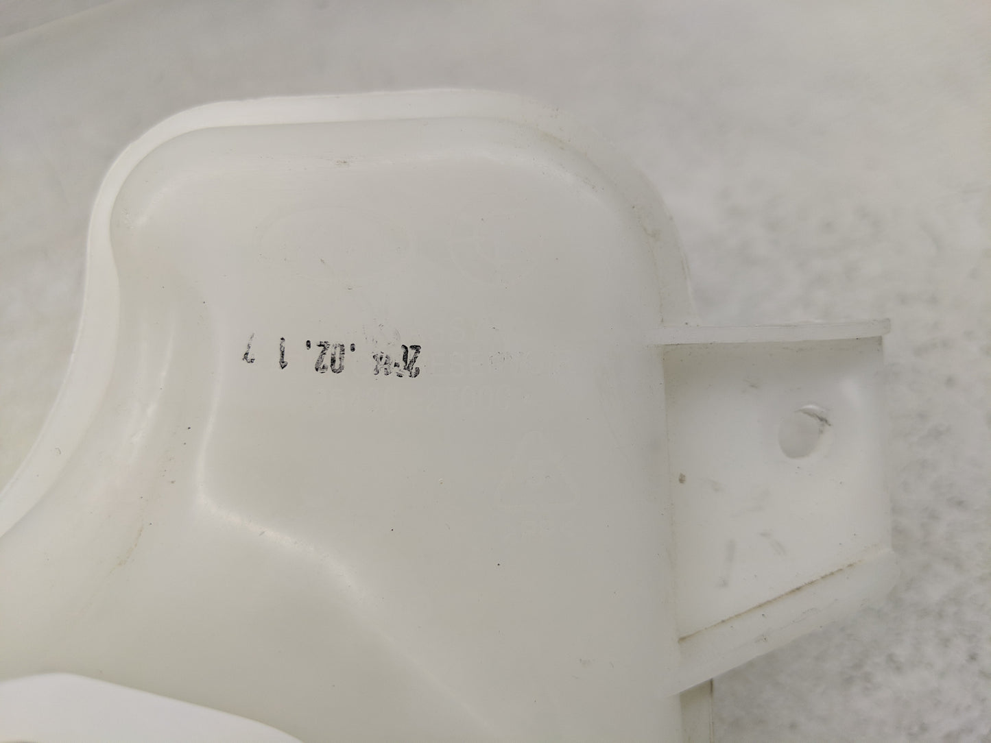 2011-2016 Kia Optima Radiator Coolant Overflow Expansion Tank Bottle - Oemusedautoparts1.com