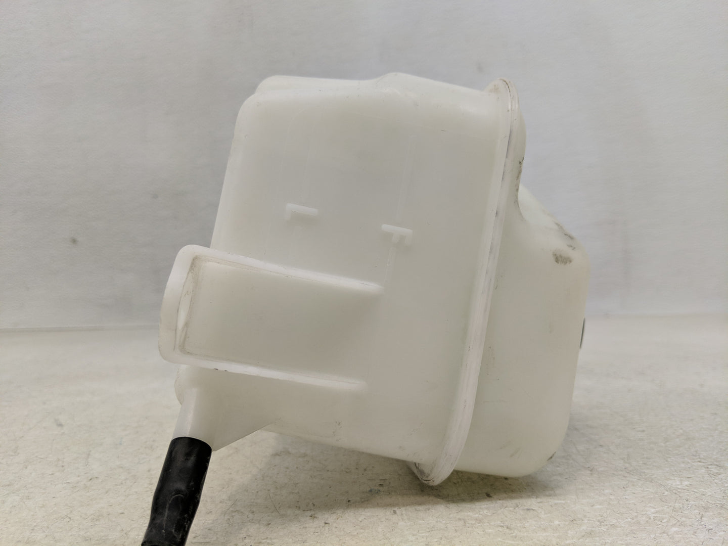 2011-2016 Kia Optima Radiator Coolant Overflow Expansion Tank Bottle - Oemusedautoparts1.com