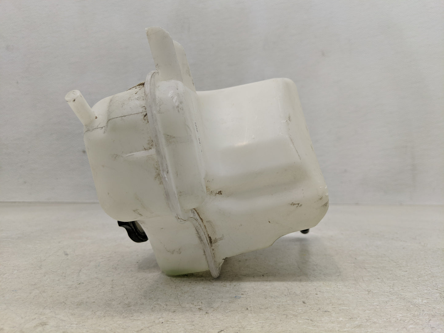 2011-2016 Kia Optima Radiator Coolant Overflow Expansion Tank Bottle 1313092 - Oemusedautoparts1.com