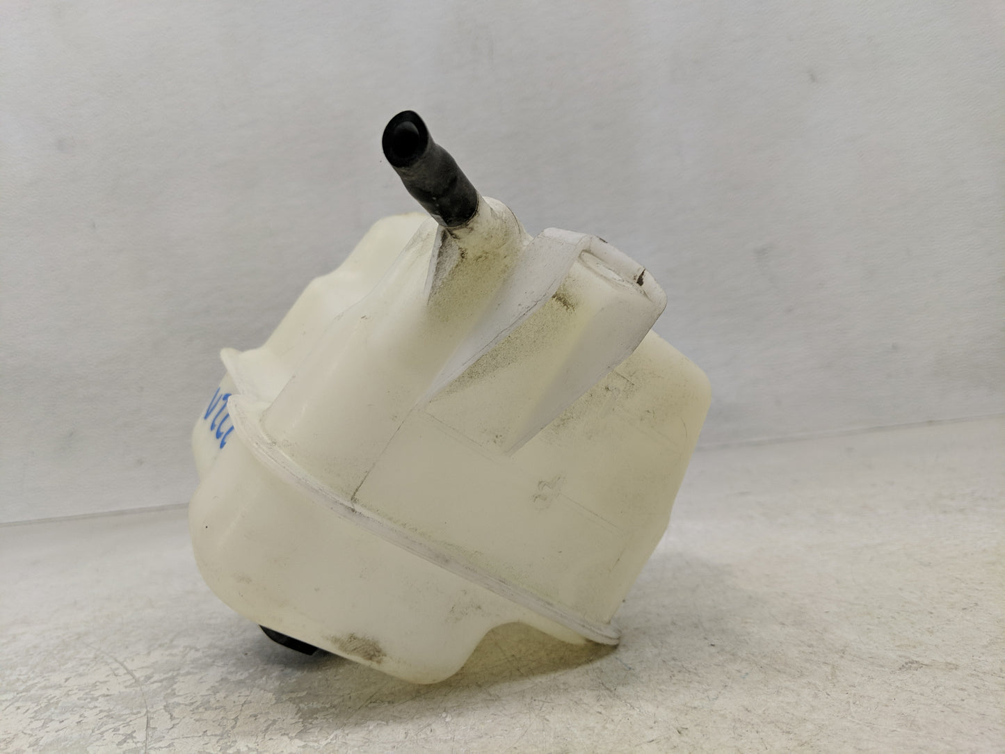 2011-2016 Kia Optima Radiator Coolant Overflow Expansion Tank Bottle 1313102 - Oemusedautoparts1.com