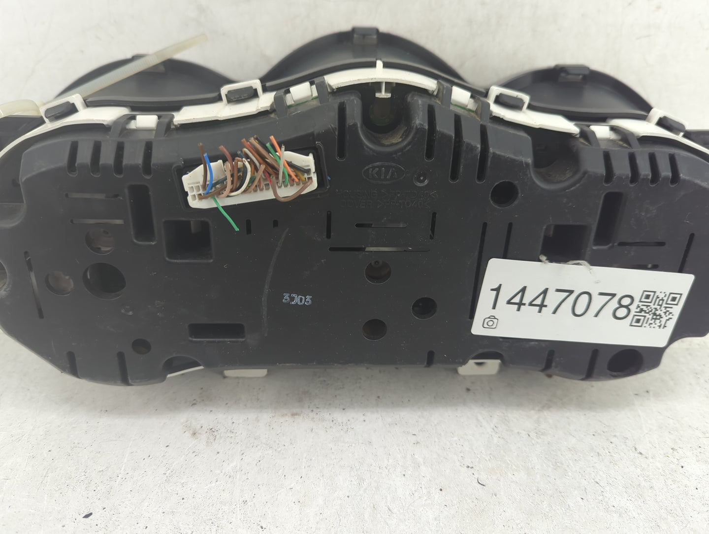 2014-2015 Kia Optima Instrument Cluster Speedometer Gauges Fits Fits 2014 2015 OEM Used Auto Parts - Oemusedautoparts1.com