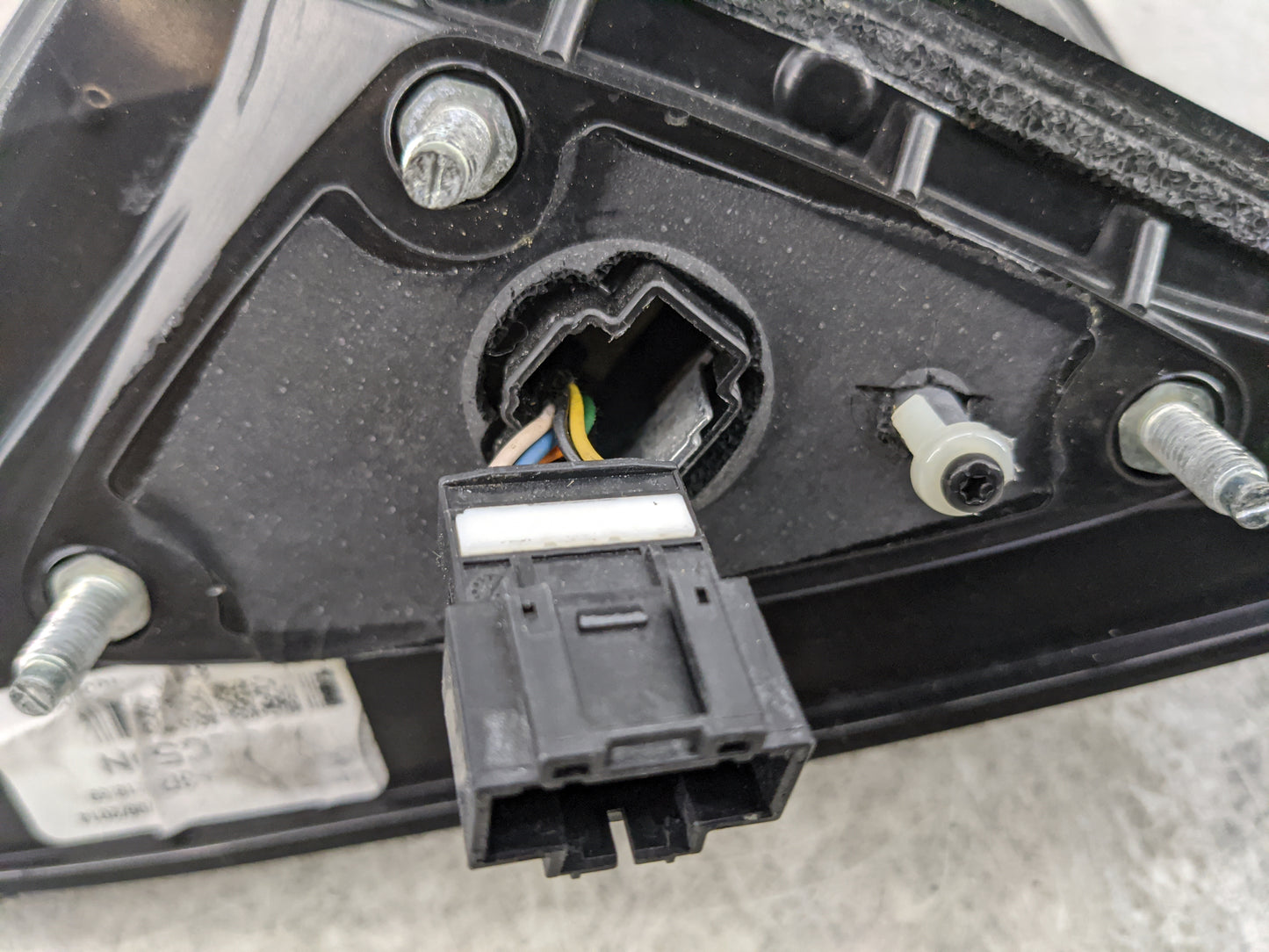 2014-2015 Kia Optima Driver Side View Mirror - Left Door Mirror OEM Used - Oemusedautoparts1.com