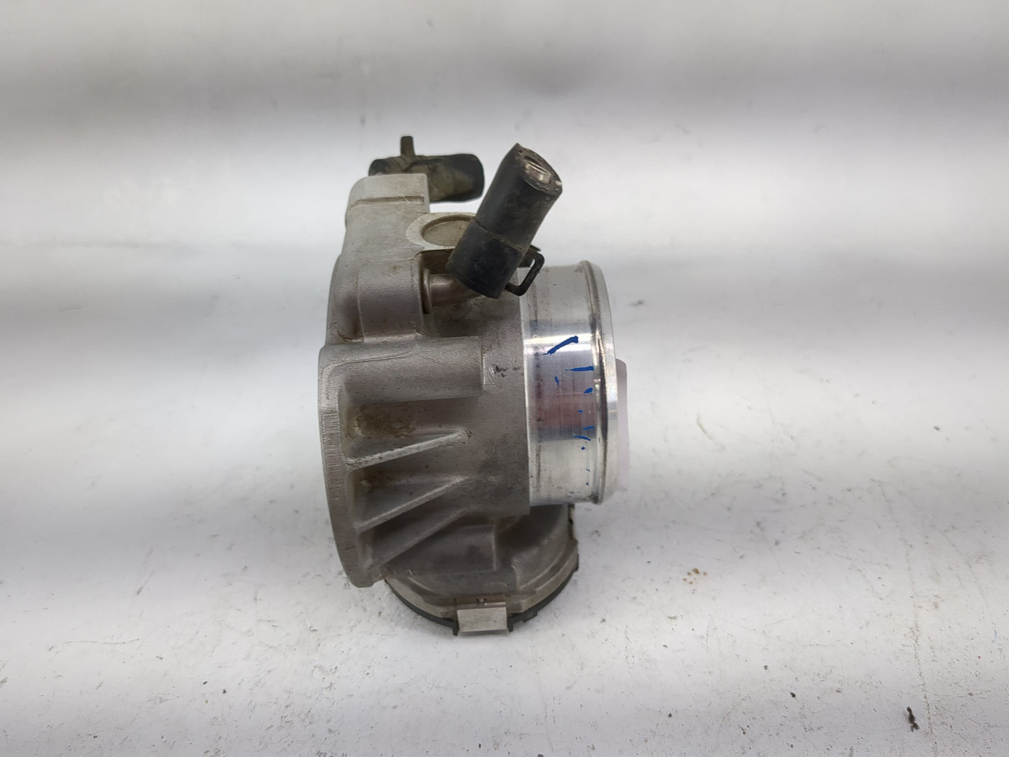 2011-2016 Kia Optima Throttle Body P/N:35100-2G800 9045010020 Fits Fits 2011 2012 2013 2014 2015 2016 OEM Used Auto Parts - 