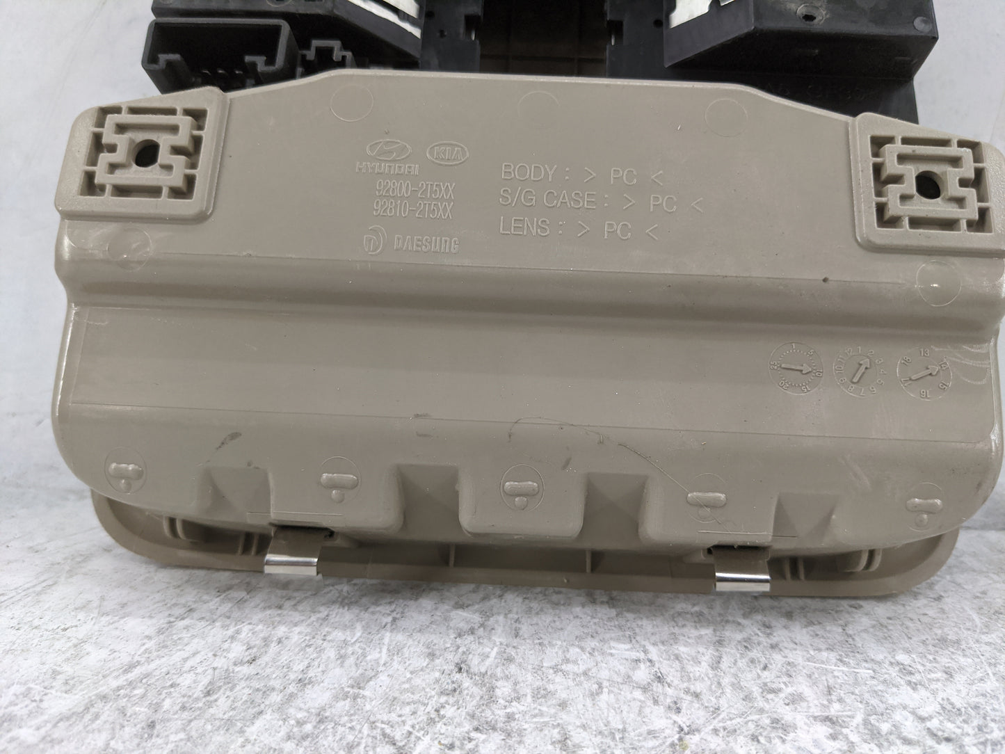 2014-2016 Kia Optima Overhead Roof Console Tan - Oemusedautoparts1.com