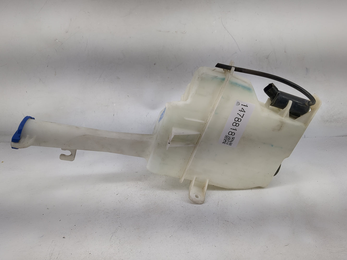 2014-2016 Kia Optima Windshield Washer Fluid Reservoir Bottle Oem 1478818 - Oemusedautoparts1.com
